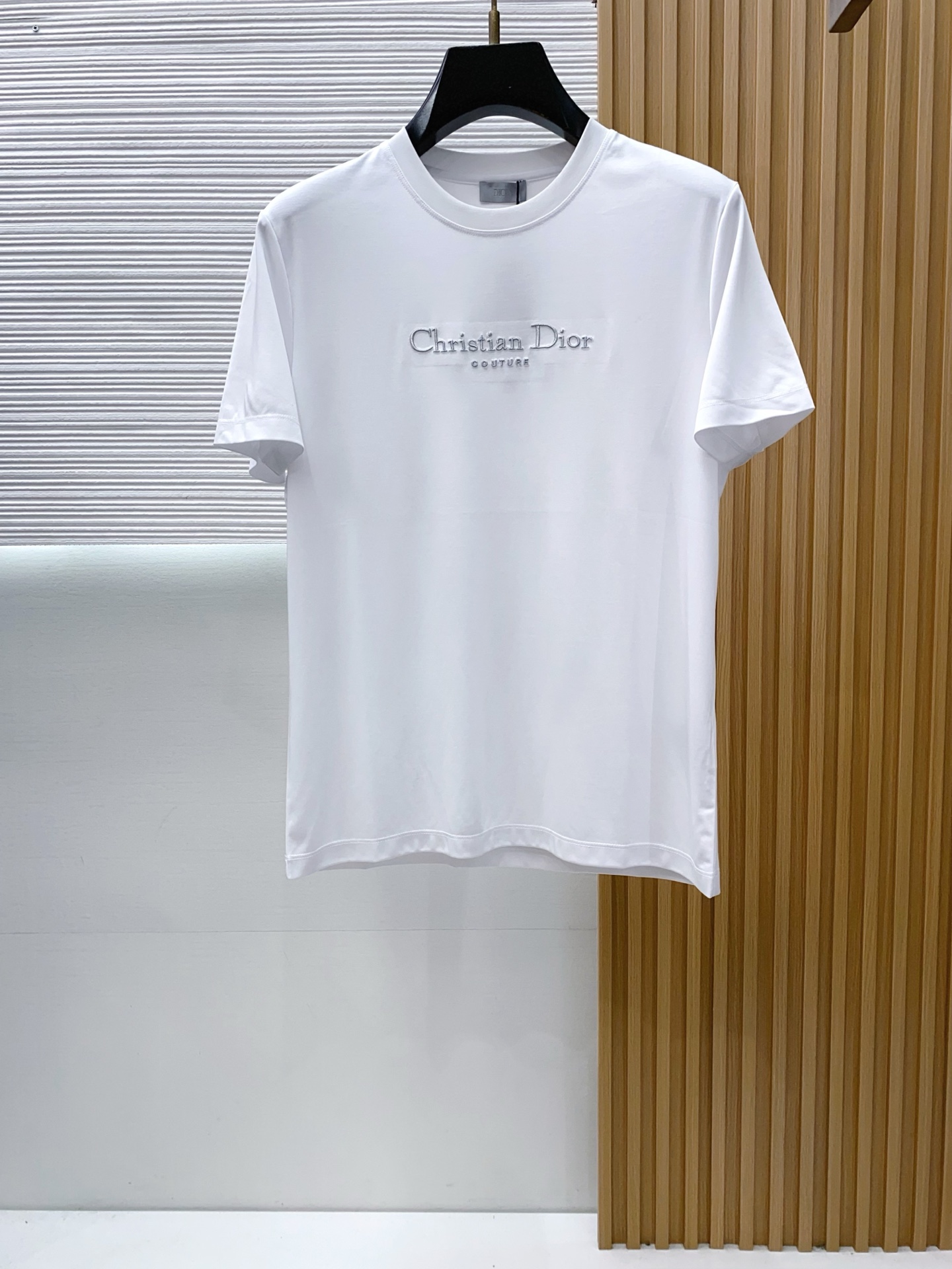 迪奥 2026春夏新款首发专柜最新款圆领短袖 高端订制 设计前卫时尚！品牌logo重工艺设计 高端定制1