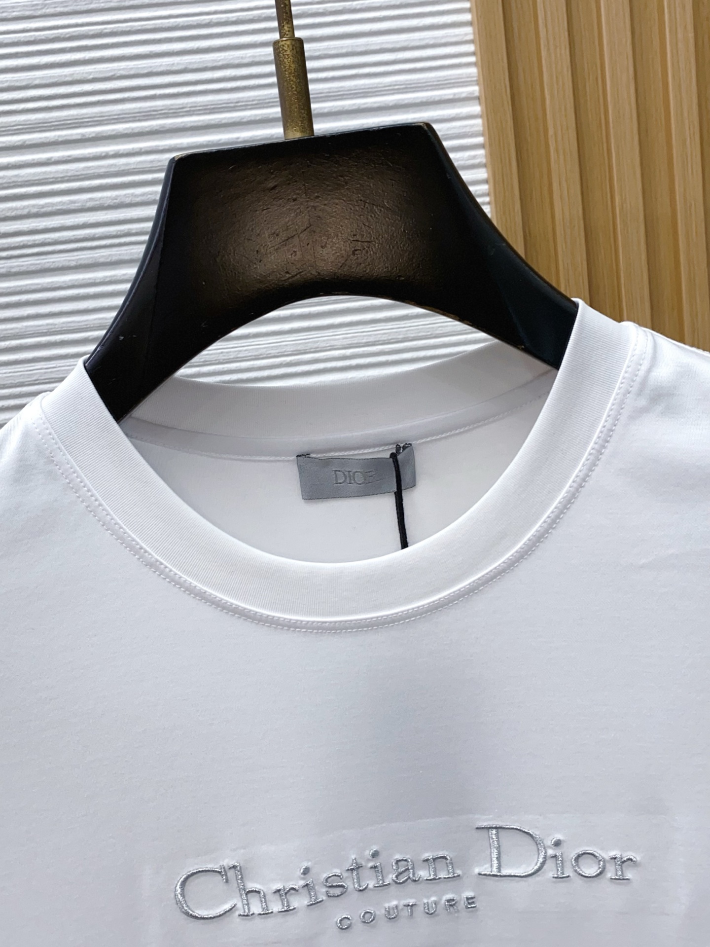迪奥 2026春夏新款首发专柜最新款圆领短袖 高端订制 设计前卫时尚！品牌logo重工艺设计 高端定制1