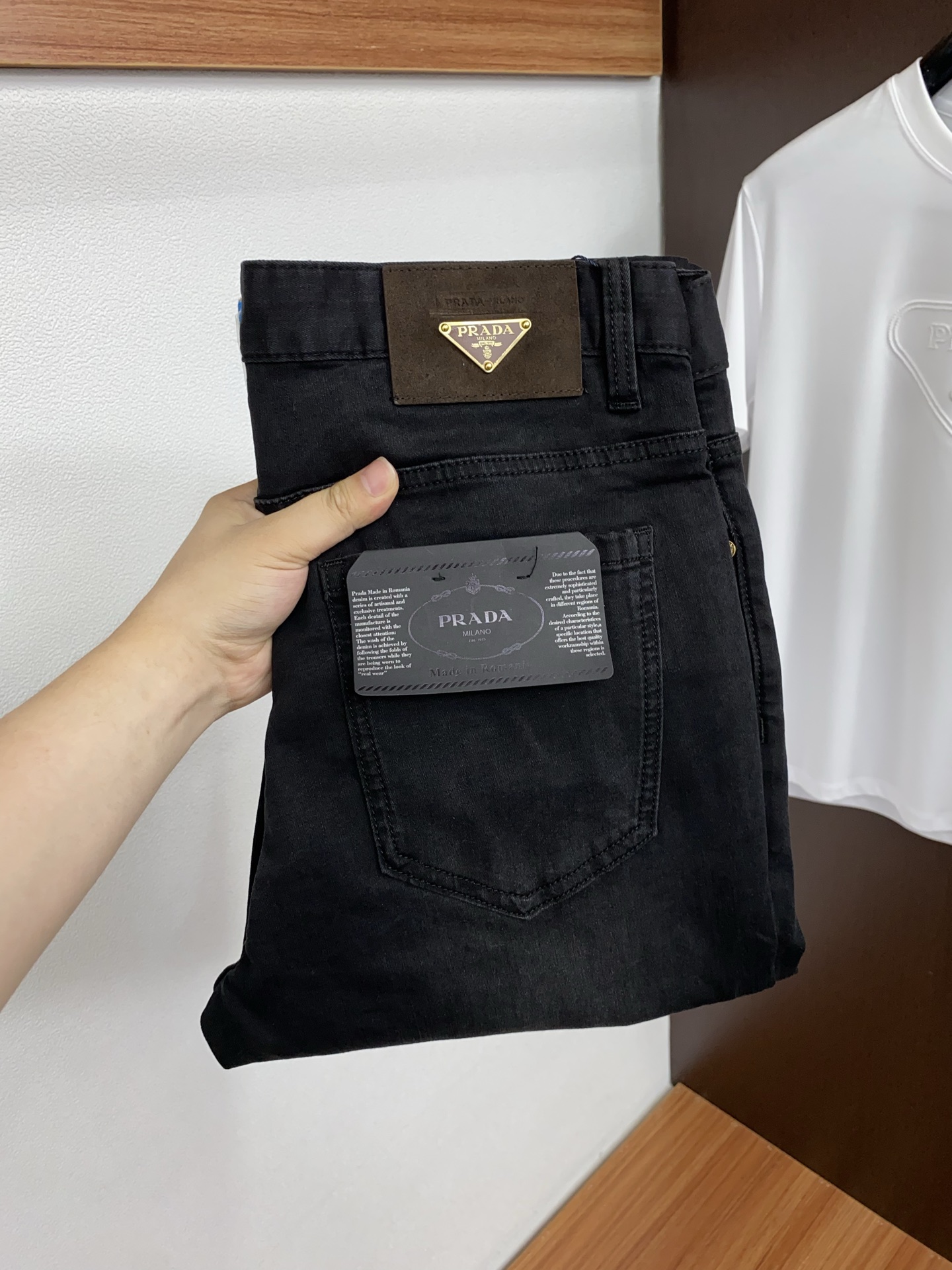 普拉达 高端定制、2026早春最新款牛仔裤 柜台同步发售 原版定制复刻 客供五金辅料 原单品质 进口牛仔
