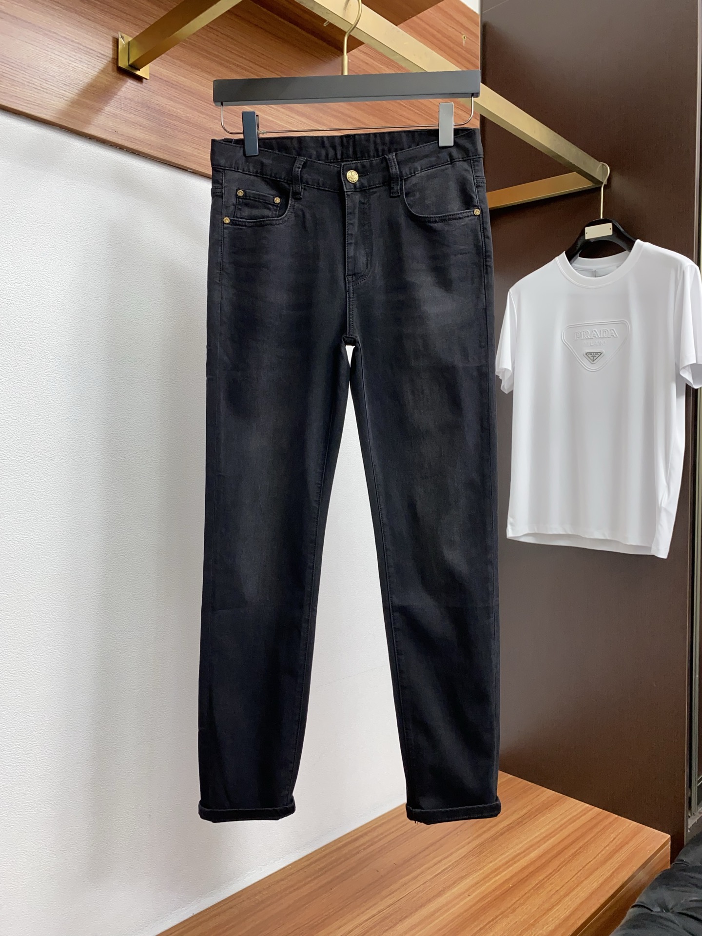 普拉达 高端定制、2026早春最新款牛仔裤 柜台同步发售 原版定制复刻 客供五金辅料 原单品质 进口牛仔