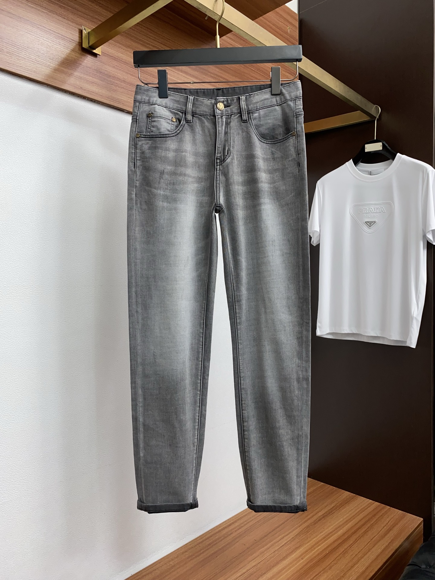 普拉达 高端定制、2026早春最新款牛仔裤 柜台同步发售 原版定制复刻 客供五金辅料 原单品质 进口牛仔