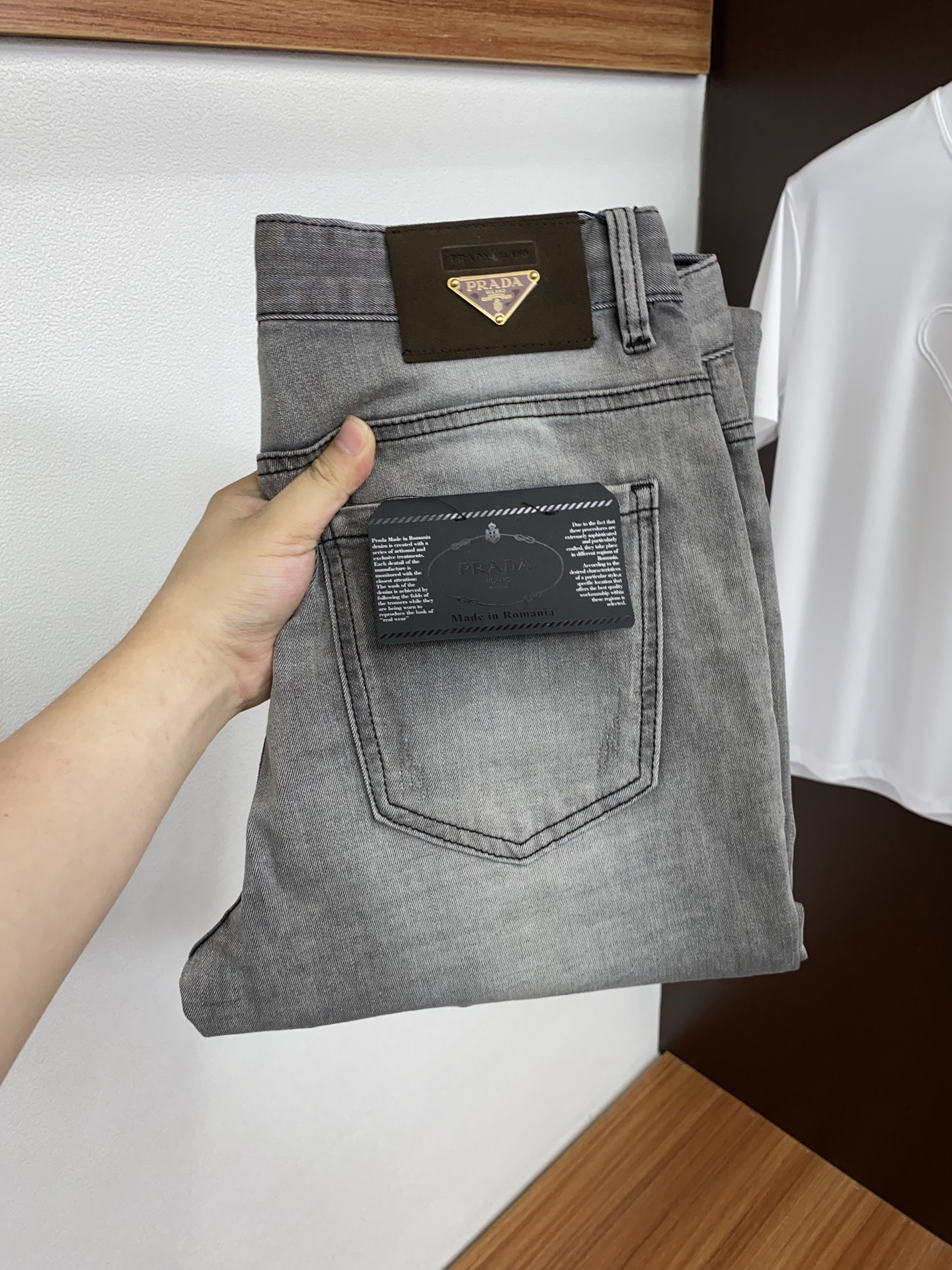 普拉达 高端定制、2026早春最新款牛仔裤 柜台同步发售 原版定制复刻 客供五金辅料 原单品质 进口牛仔