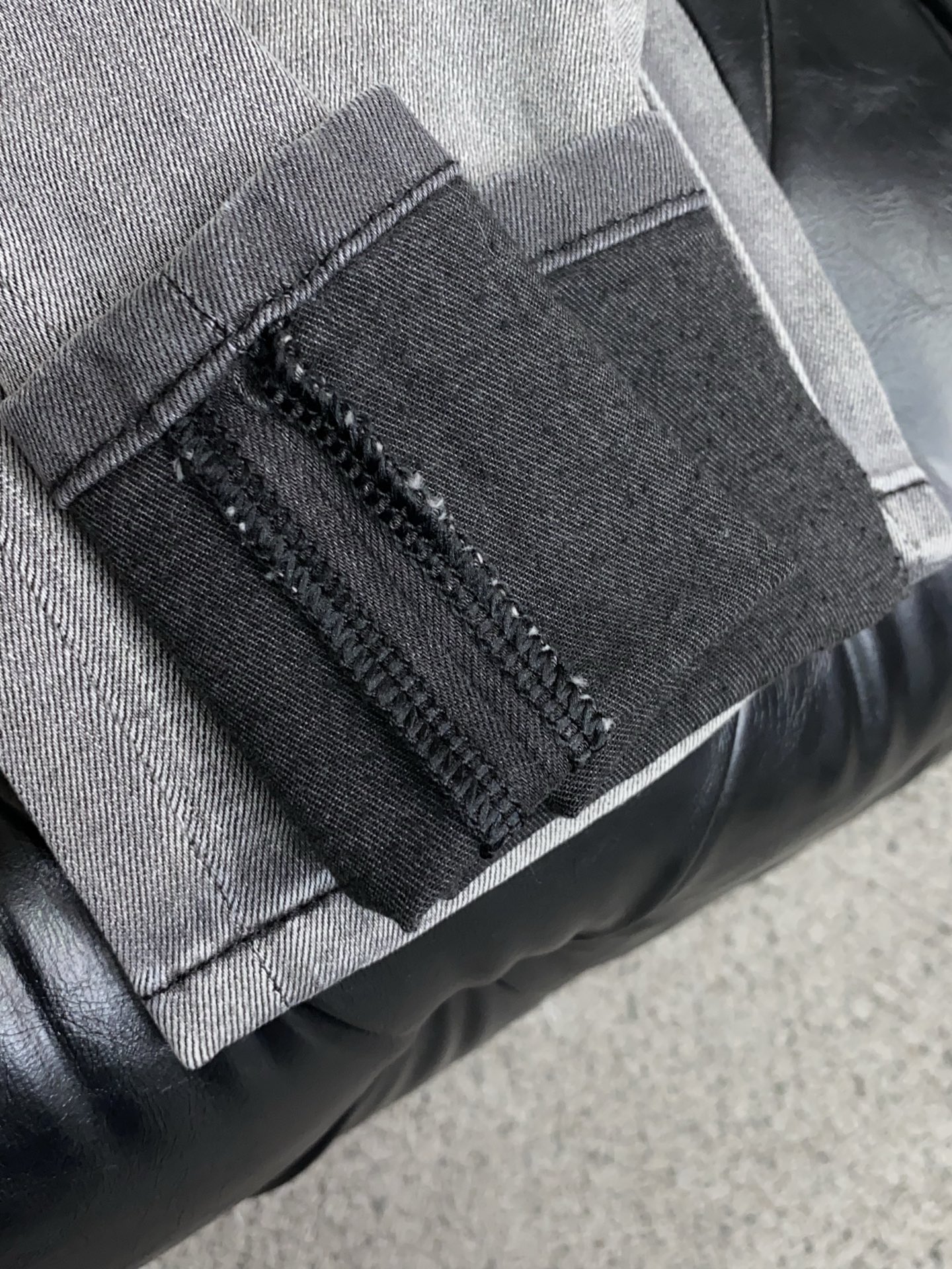 普拉达 高端定制、2026早春最新款牛仔裤 柜台同步发售 原版定制复刻 客供五金辅料 原单品质 进口牛仔