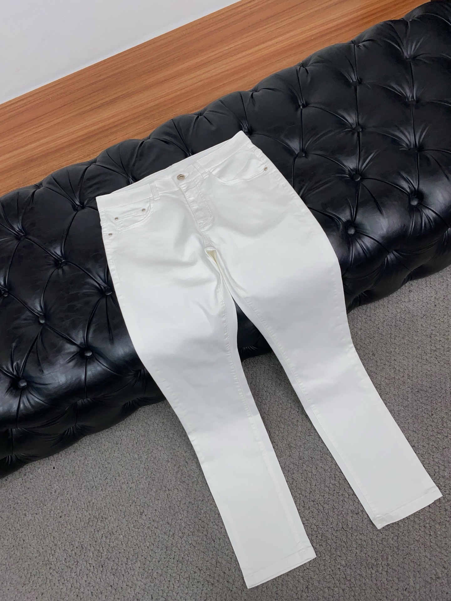 1v路易威登 高端定制、2026早春最新款牛仔裤 柜台同步发售 原版定制复刻 客供五金辅料 原单品质 进