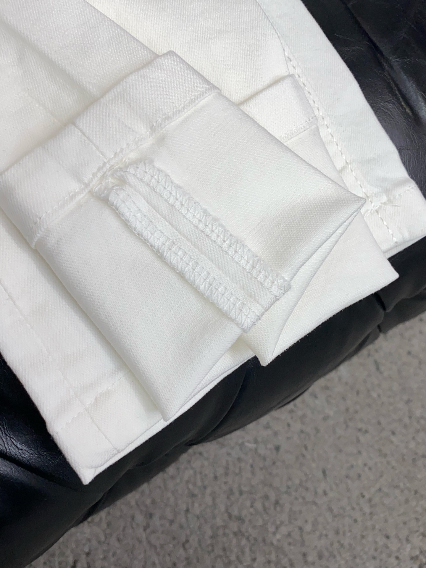 1v路易威登 高端定制、2026早春最新款牛仔裤 柜台同步发售 原版定制复刻 客供五金辅料 原单品质 进