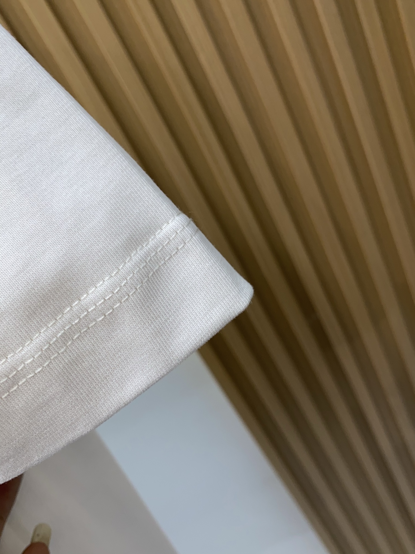 克罗心 2026新款AW新品，时尚微阔短袖 专柜同步有售，定制长绒棉面料，工艺极度复杂，视觉相当雅致时髦