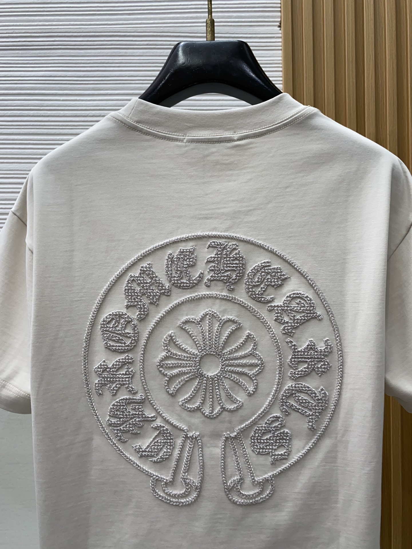 克罗心 2026新款AW新品，时尚微阔短袖 专柜同步有售，定制长绒棉面料，工艺极度复杂，视觉相当雅致时髦