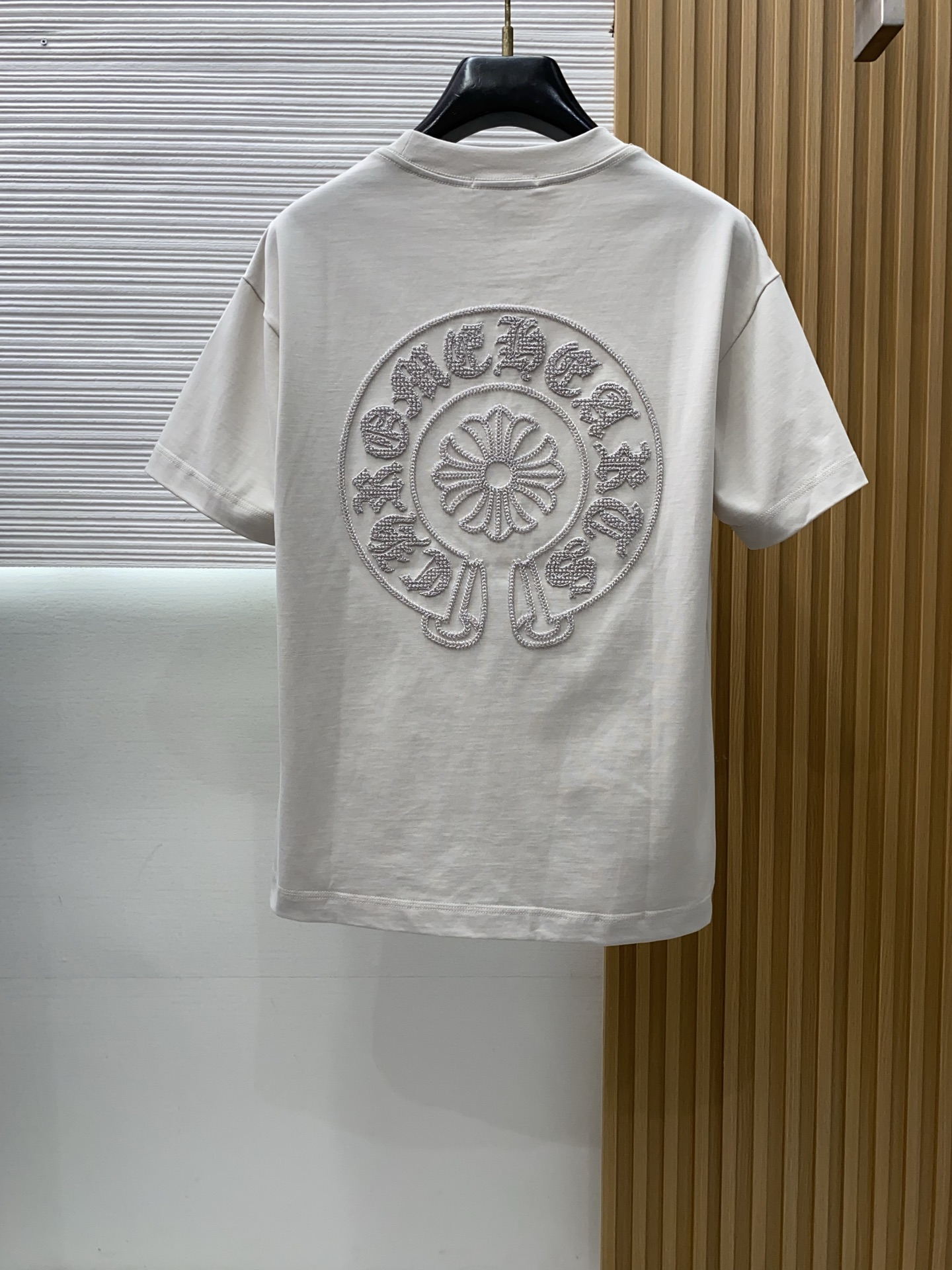 克罗心 2026新款AW新品，时尚微阔短袖 专柜同步有售，定制长绒棉面料，工艺极度复杂，视觉相当雅致时髦