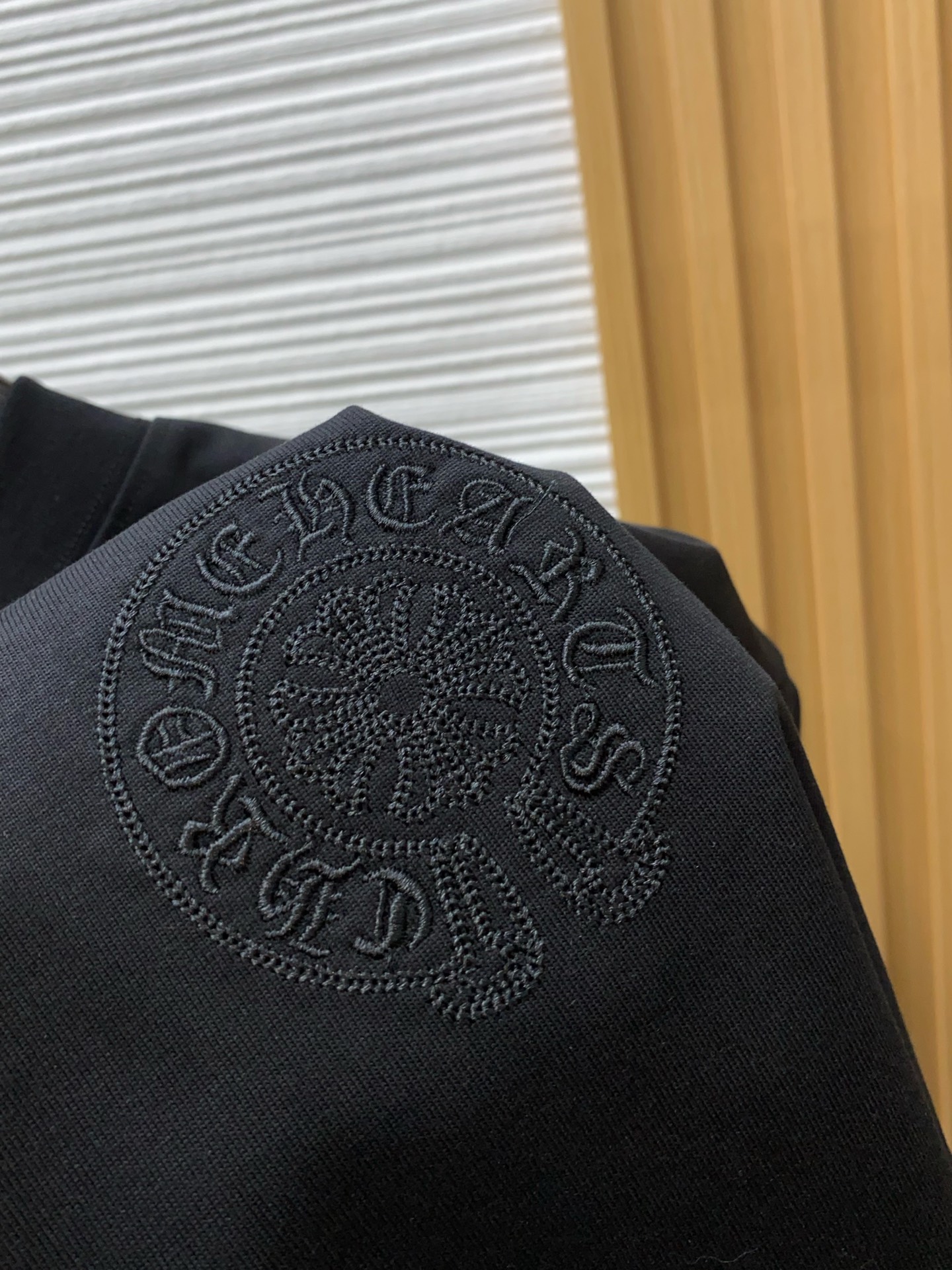 克罗心 2026新款AW新品，时尚微阔短袖 专柜同步有售，定制长绒棉面料，工艺极度复杂，视觉相当雅致时髦