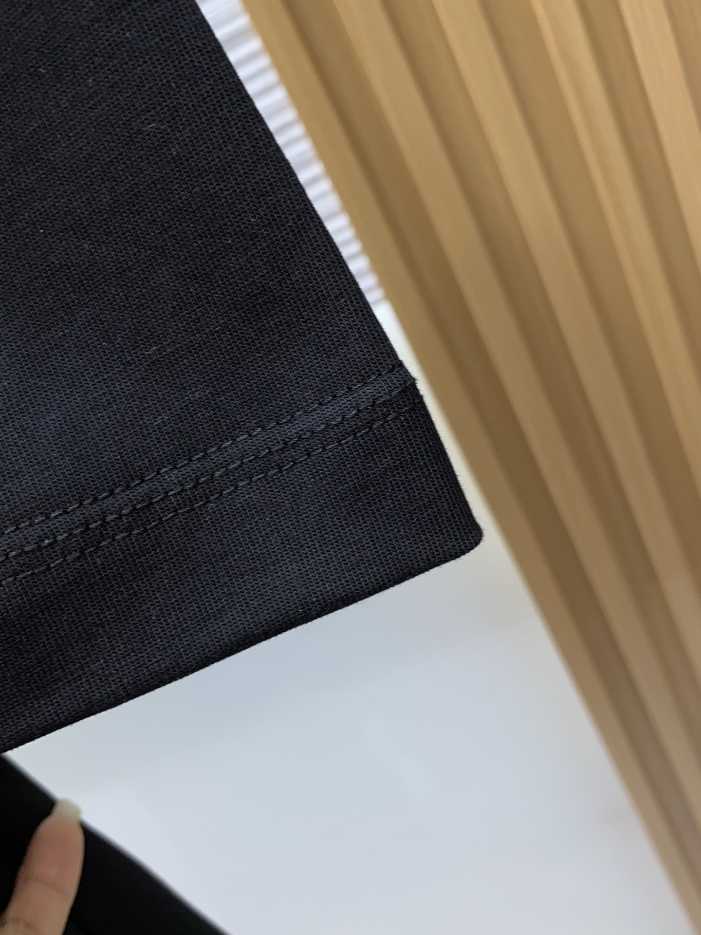 克罗心 2026新款AW新品，时尚微阔短袖 专柜同步有售，定制长绒棉面料，工艺极度复杂，视觉相当雅致时髦