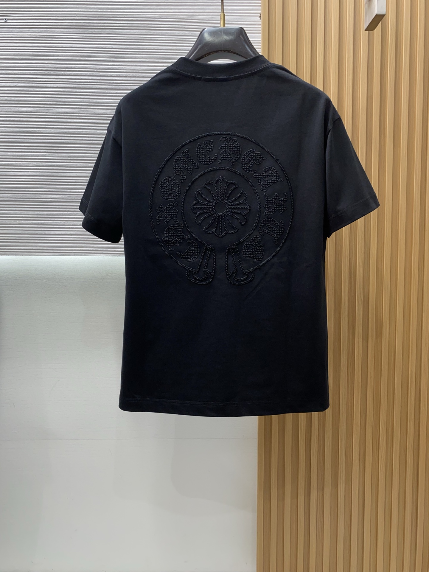 克罗心 2026新款AW新品，时尚微阔短袖 专柜同步有售，定制长绒棉面料，工艺极度复杂，视觉相当雅致时髦