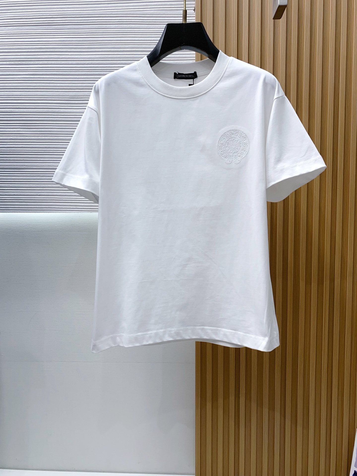 克罗心 2026新款AW新品，时尚微阔短袖 专柜同步有售，定制长绒棉面料，工艺极度复杂，视觉相当雅致时髦