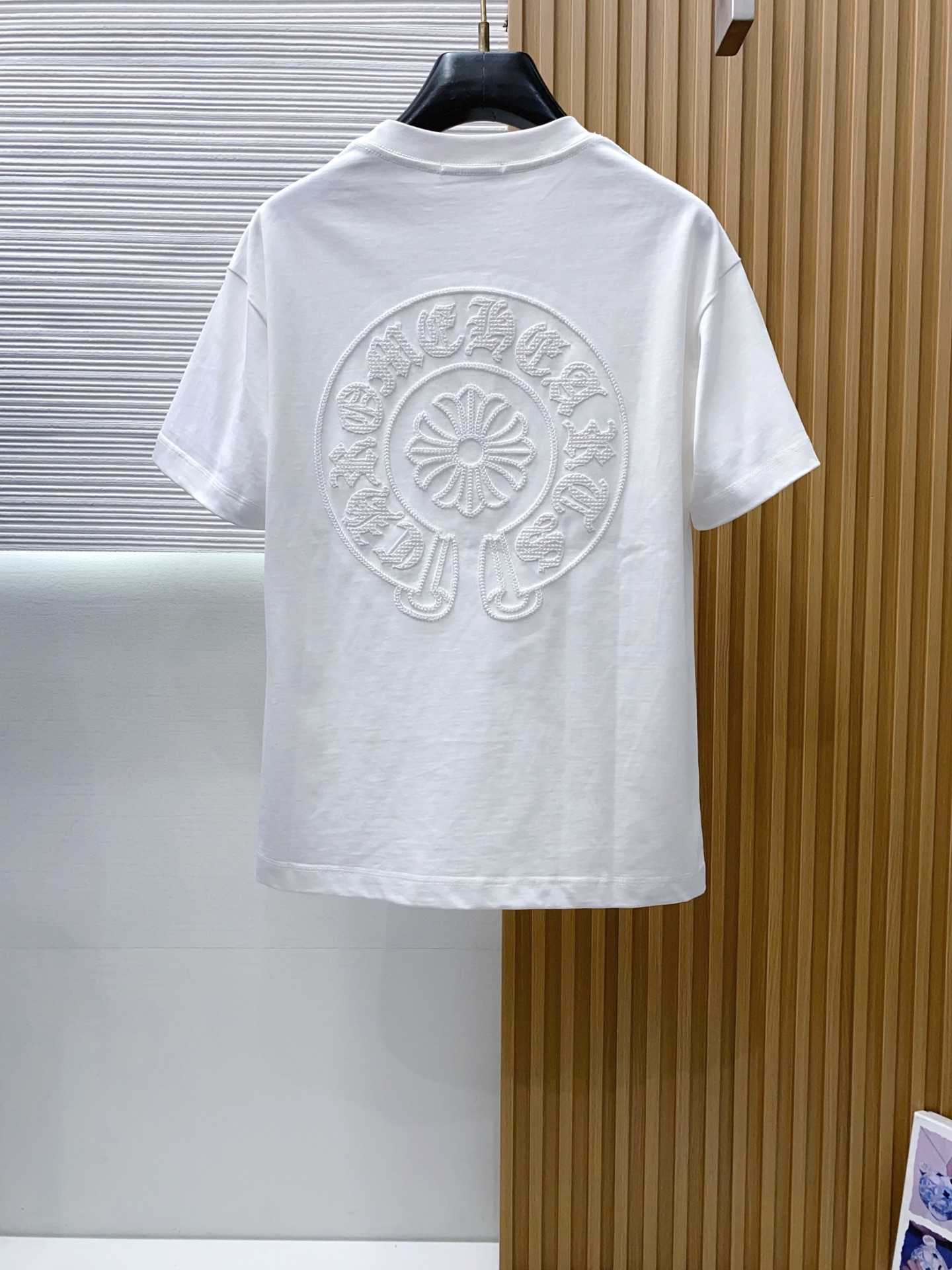 克罗心 2026新款AW新品，时尚微阔短袖 专柜同步有售，定制长绒棉面料，工艺极度复杂，视觉相当雅致时髦