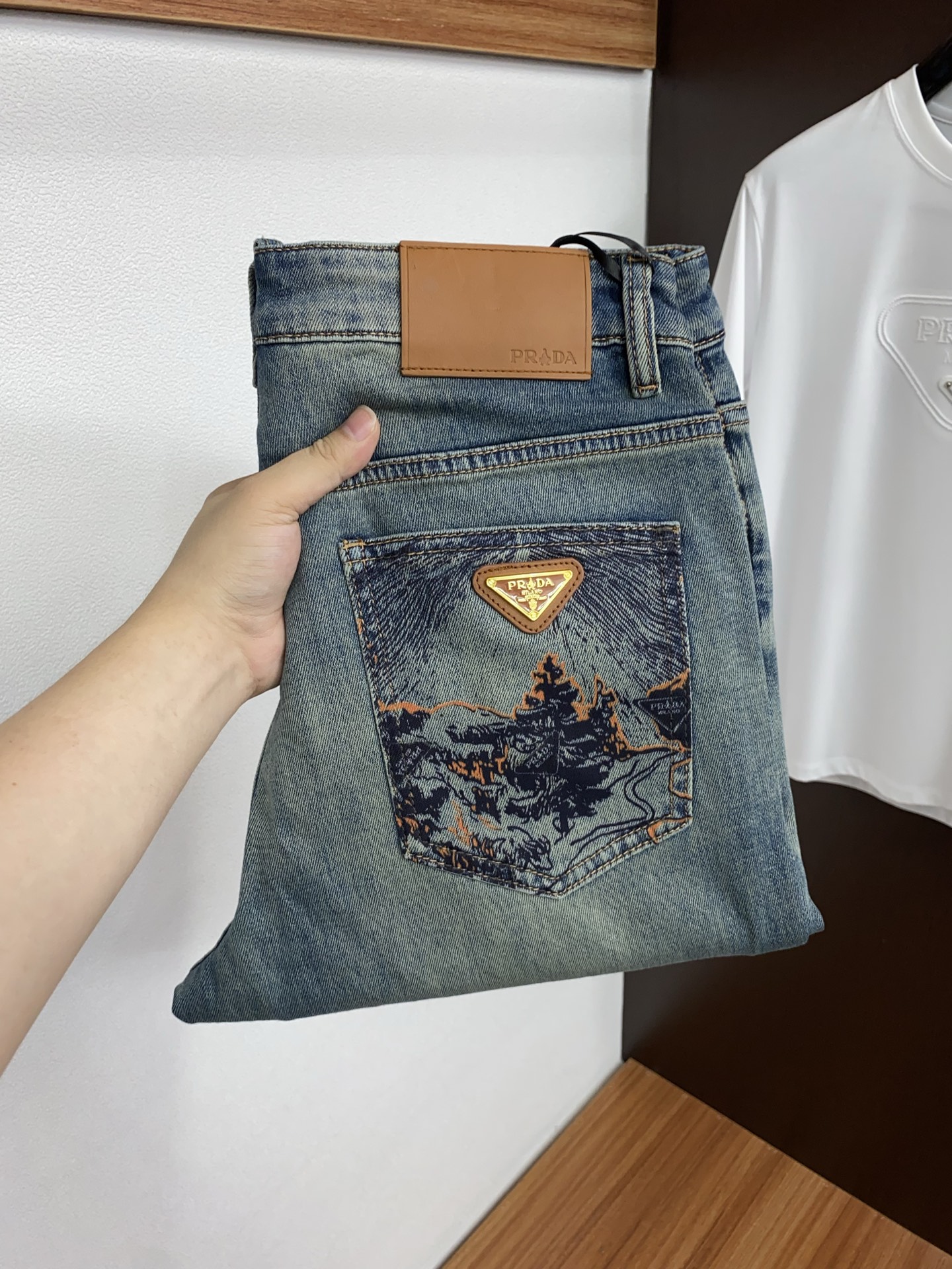 普拉达 高端定制、2026早春最新款牛仔裤 柜台同步发售 原版定制复刻 客供五金辅料 原单品质 进口牛仔