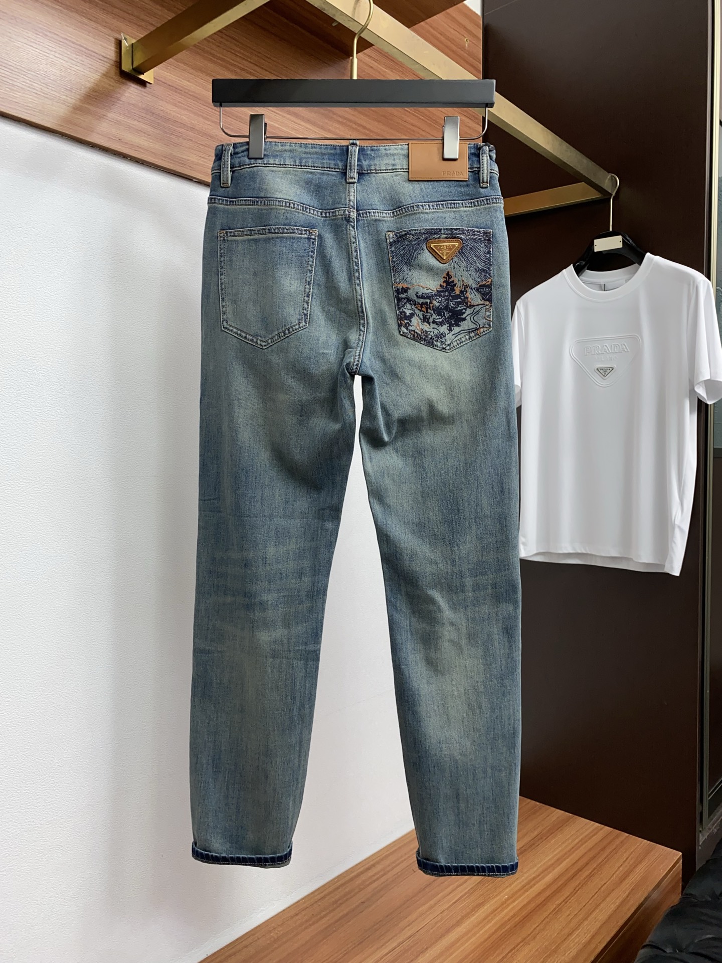 普拉达 高端定制、2026早春最新款牛仔裤 柜台同步发售 原版定制复刻 客供五金辅料 原单品质 进口牛仔