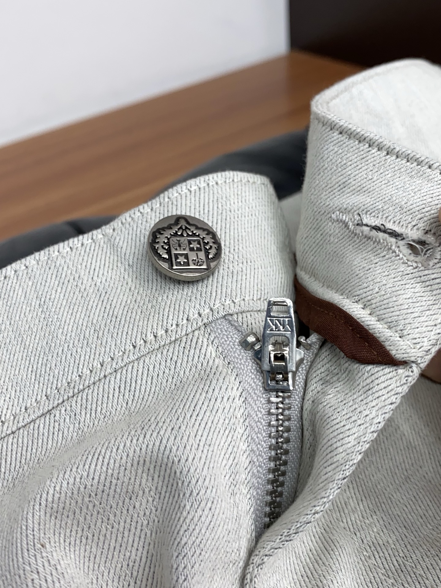 Loro Piana 诺悠翩雅 高端定制、2026早春最新款牛仔裤 柜台同步发售 原版定制复刻 客供五金