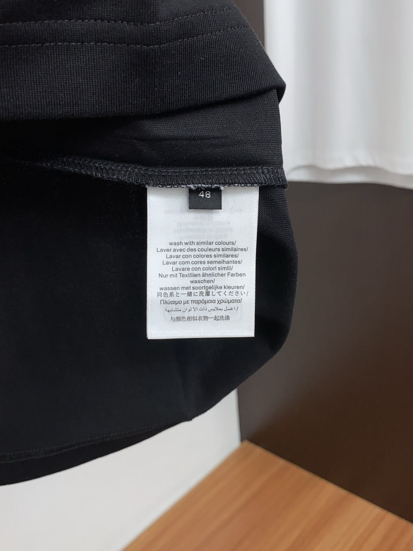 普拉达 26ss春夏新款顶级短袖 专柜同步高端主线系列，高品控老钱们的挚爱 经典调性的短袖，延续一贯地低