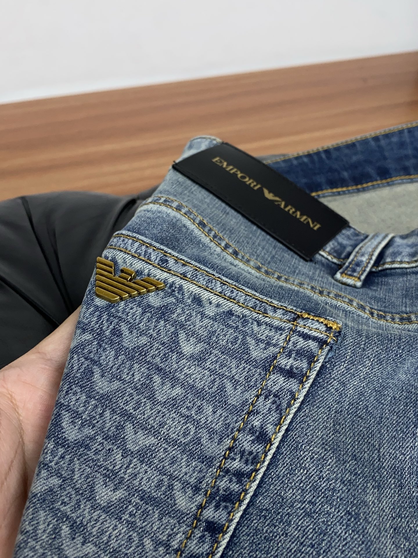 阿玛尼 高端定制、2026早春最新款牛仔裤 柜台同步发售 原版定制复刻 客供五金辅料 原单品质 进口牛仔