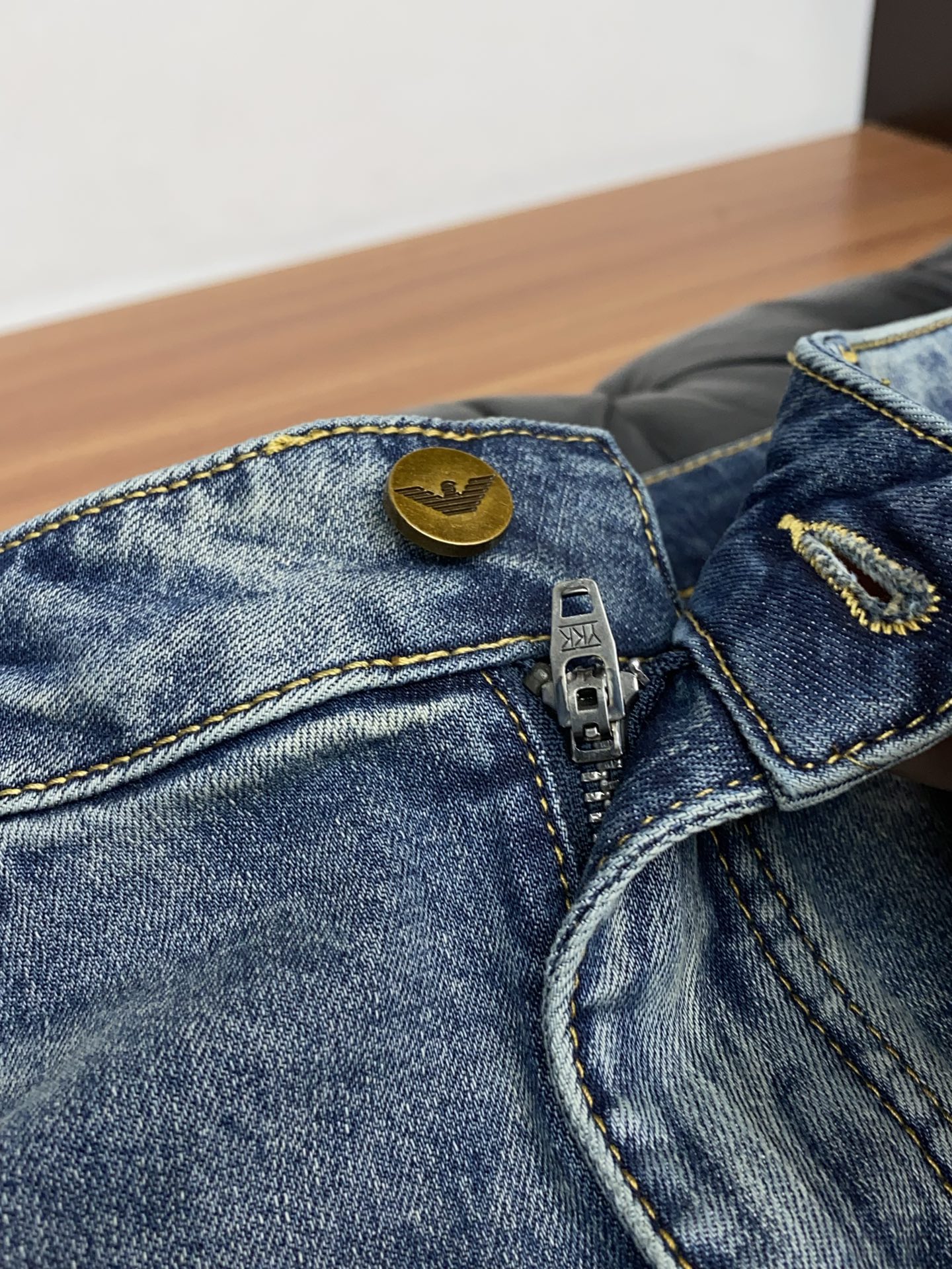 阿玛尼 高端定制、2026早春最新款牛仔裤 柜台同步发售 原版定制复刻 客供五金辅料 原单品质 进口牛仔