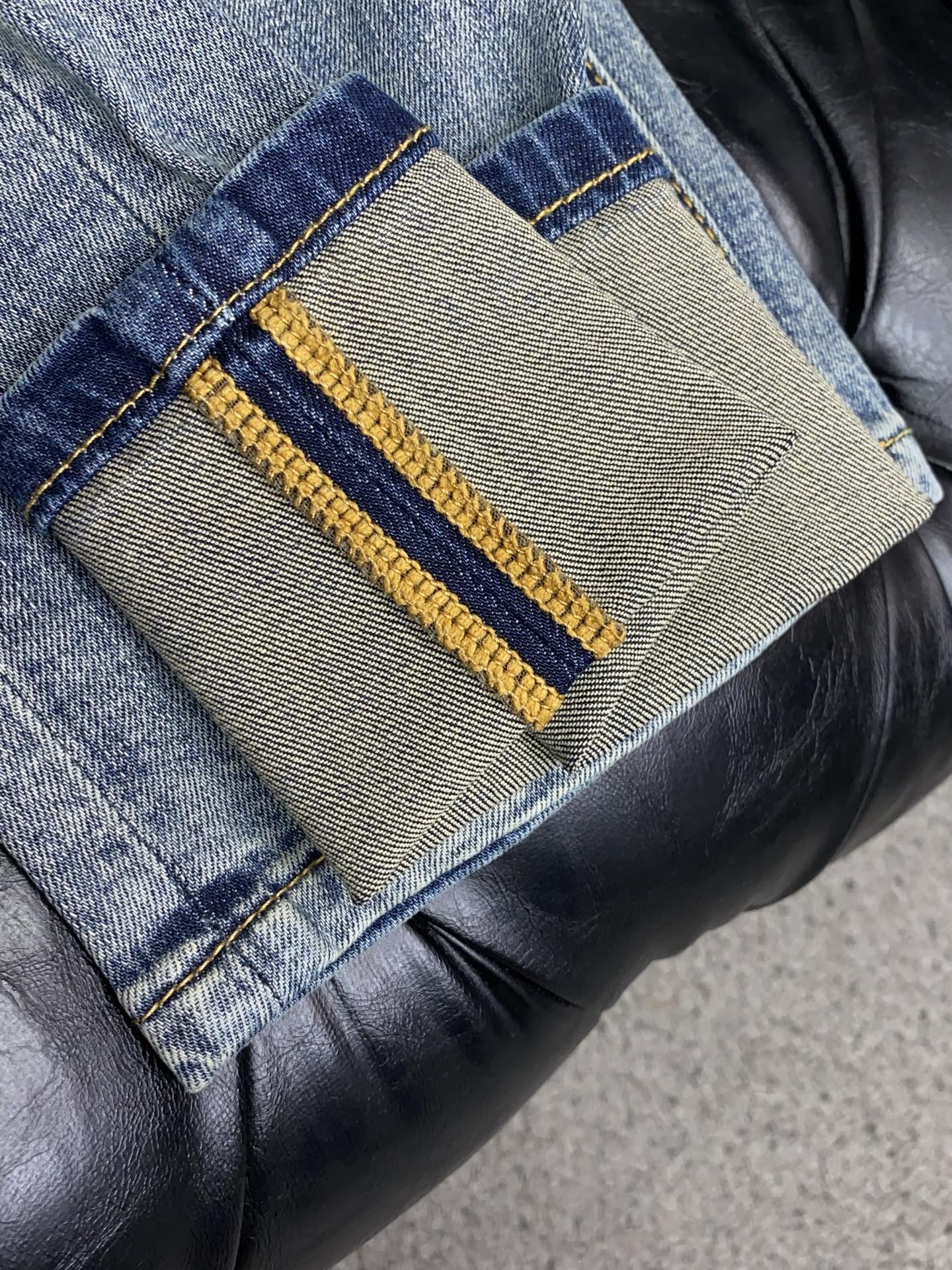 阿玛尼 高端定制、2026早春最新款牛仔裤 柜台同步发售 原版定制复刻 客供五金辅料 原单品质 进口牛仔