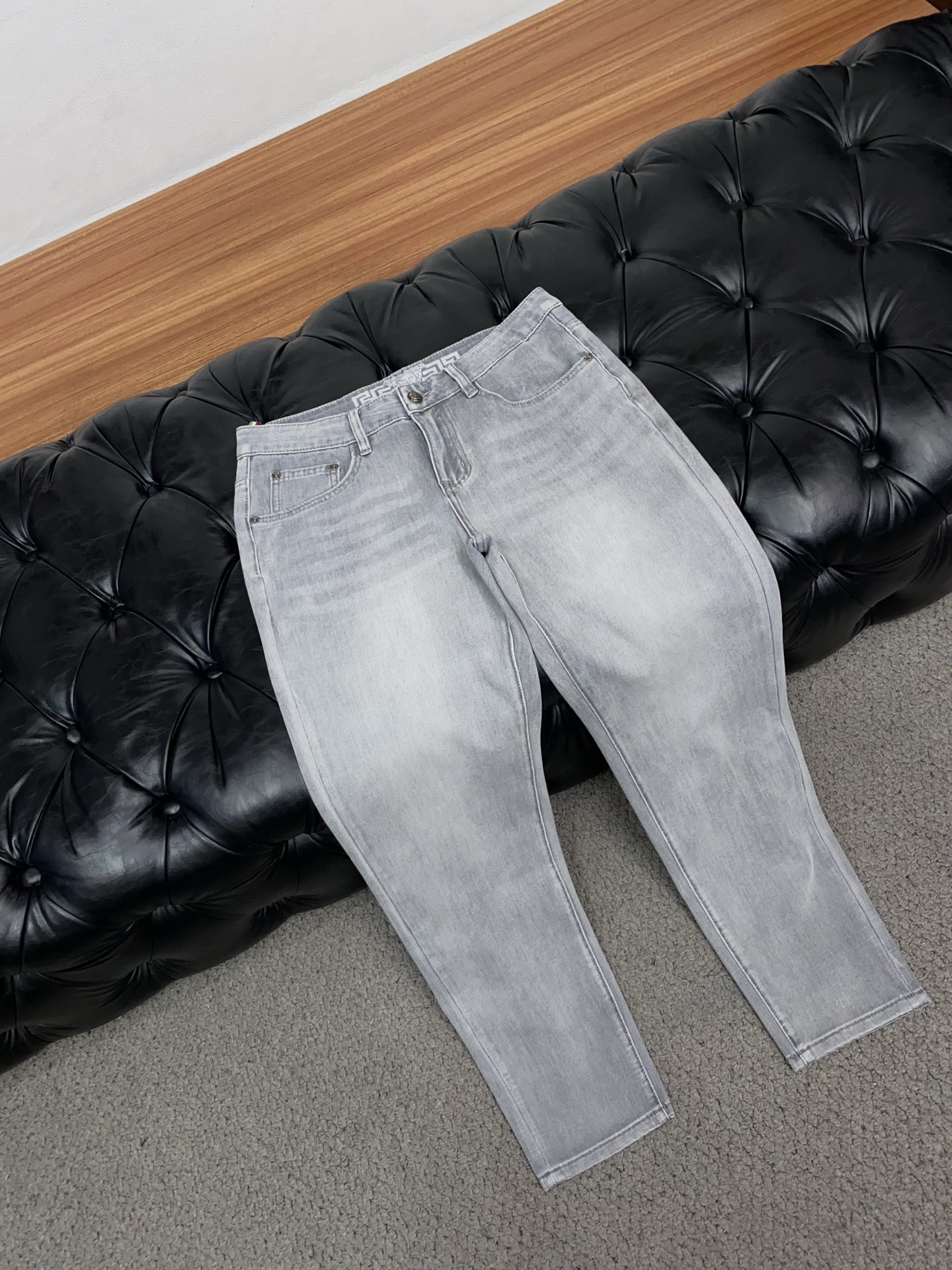 范思哲 高端定制、2026早春最新款牛仔裤 柜台同步发售 原版定制复刻 客供五金辅料 原单品质 进口牛仔