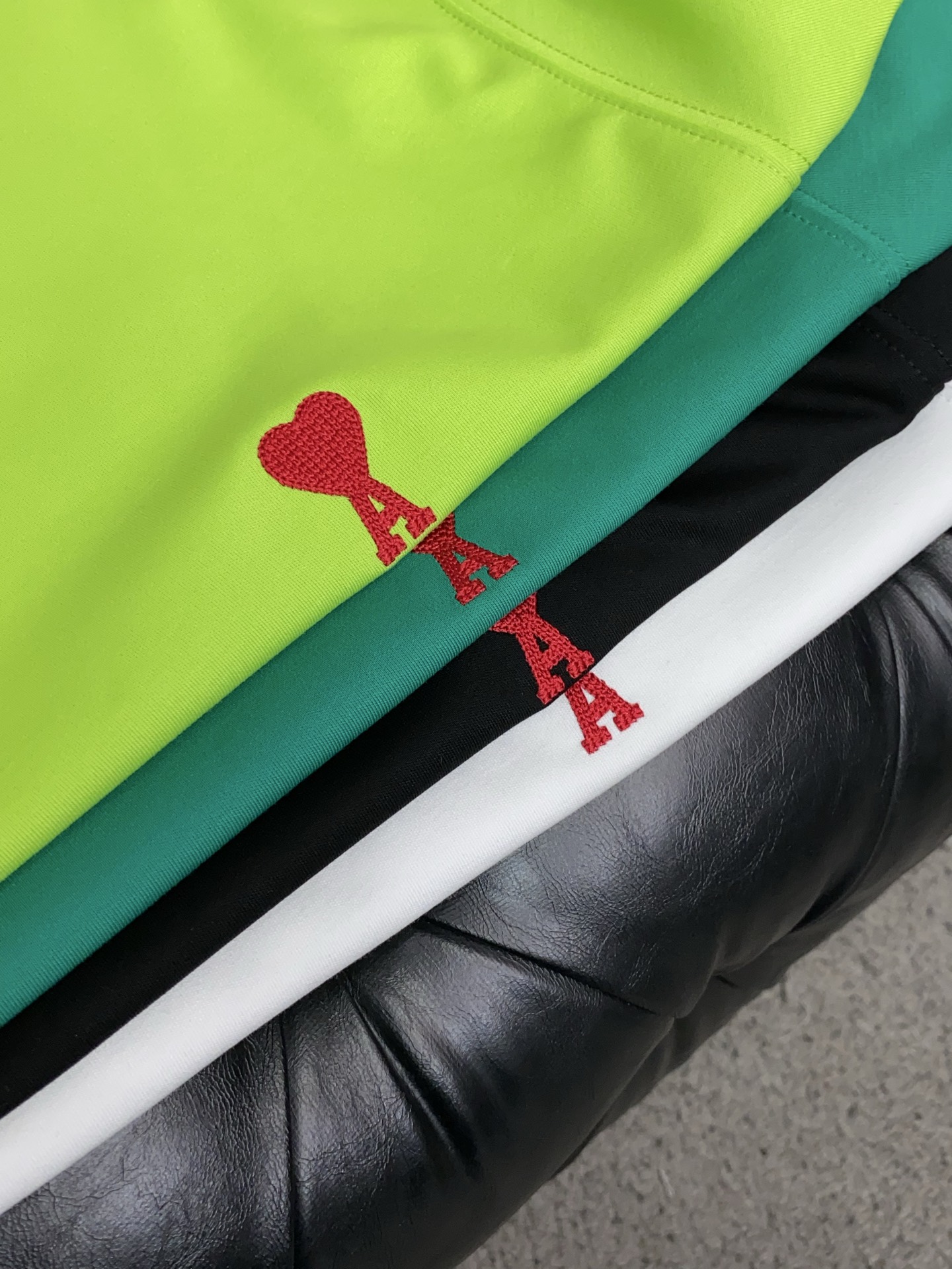 AMI 2026春夏新款首发专柜最新款圆领短袖 高端订制 设计前卫时尚！品牌logo重工艺设计 高端定8