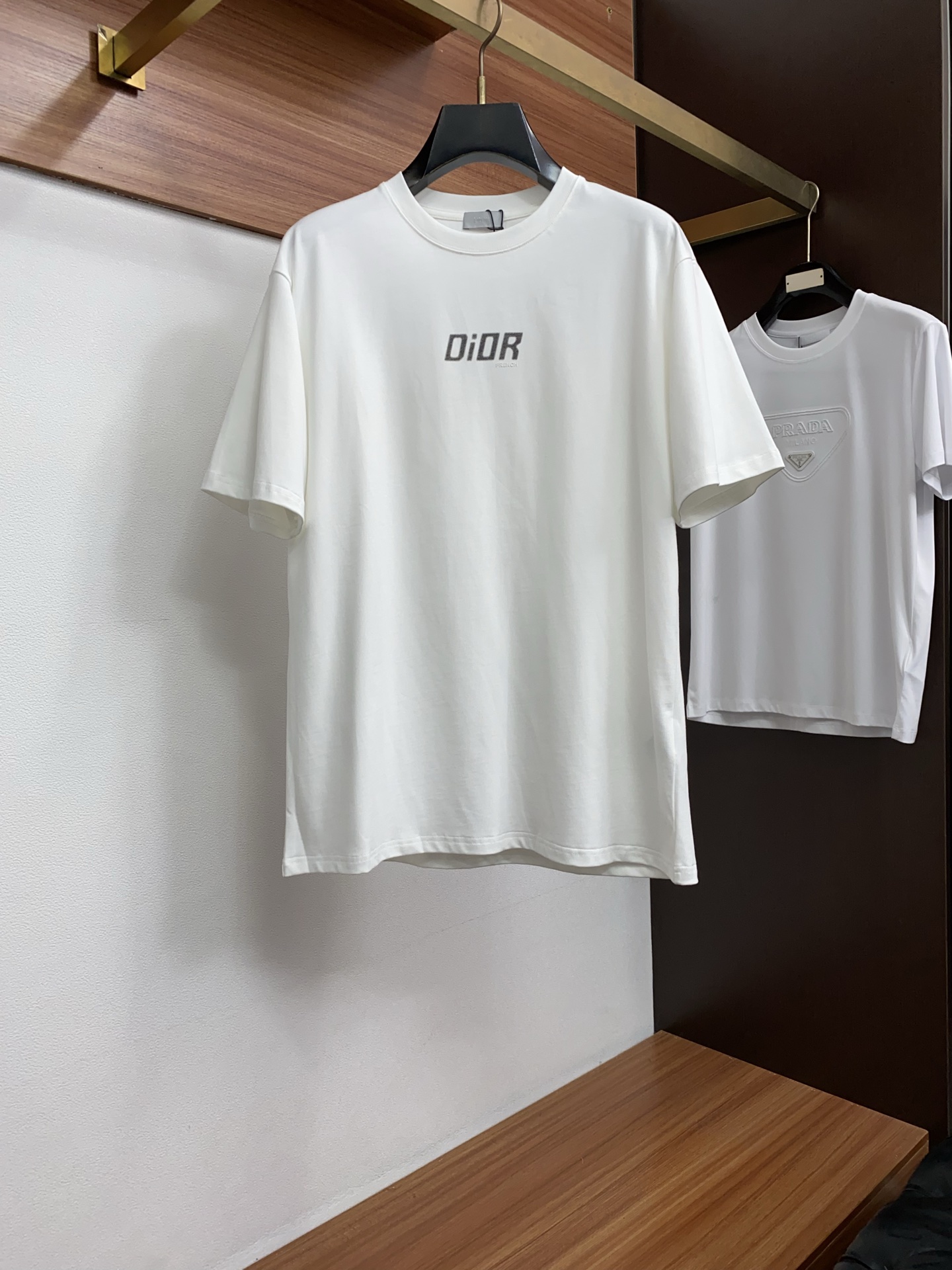 디올 남성 반팔 47654