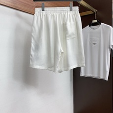 /套 Loro Piana 诺悠翩雅 春夏新款首发专柜最新款圆领短袖套装 高端订制 设计前卫时尚!品牌 /套 Loro Piana 诺悠翩雅 春夏新款首发专柜最新款圆领短袖套装 高端订制 设计前卫时尚!品牌