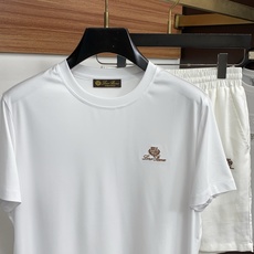 /套 Loro Piana 诺悠翩雅 春夏新款首发专柜最新款圆领短袖套装 高端订制 设计前卫时尚!品牌 /套 Loro Piana 诺悠翩雅 春夏新款首发专柜最新款圆领短袖套装 高端订制 设计前卫时尚!品牌