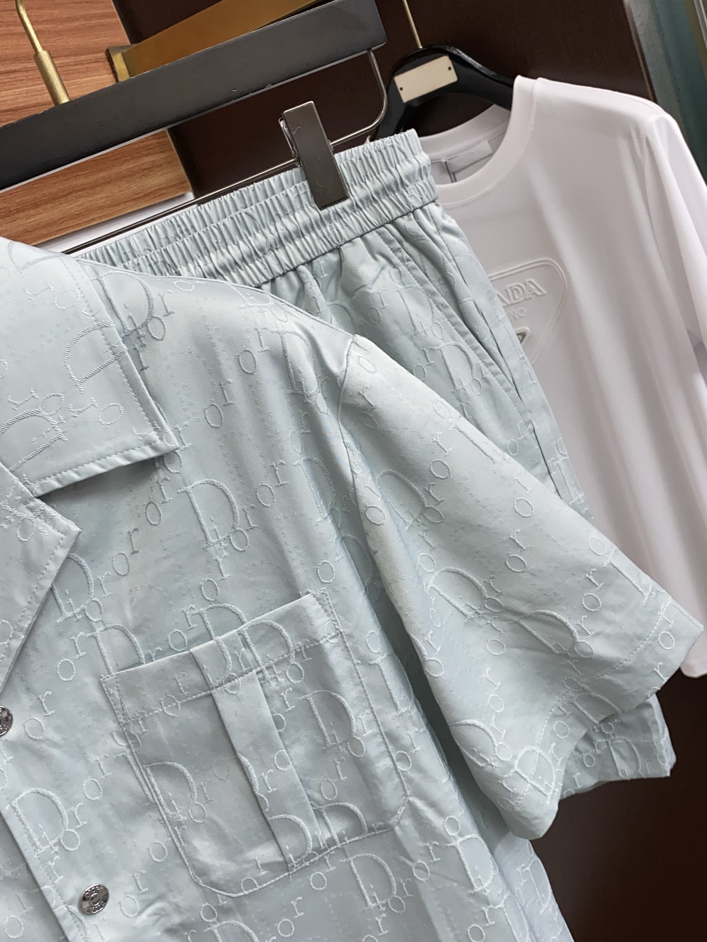 迪奥 M-3xL 26年春夏新款休闲短裤 套装 干净利落剪裁，都市风十足 采用精纺棉麻面料手感软糯干爽，