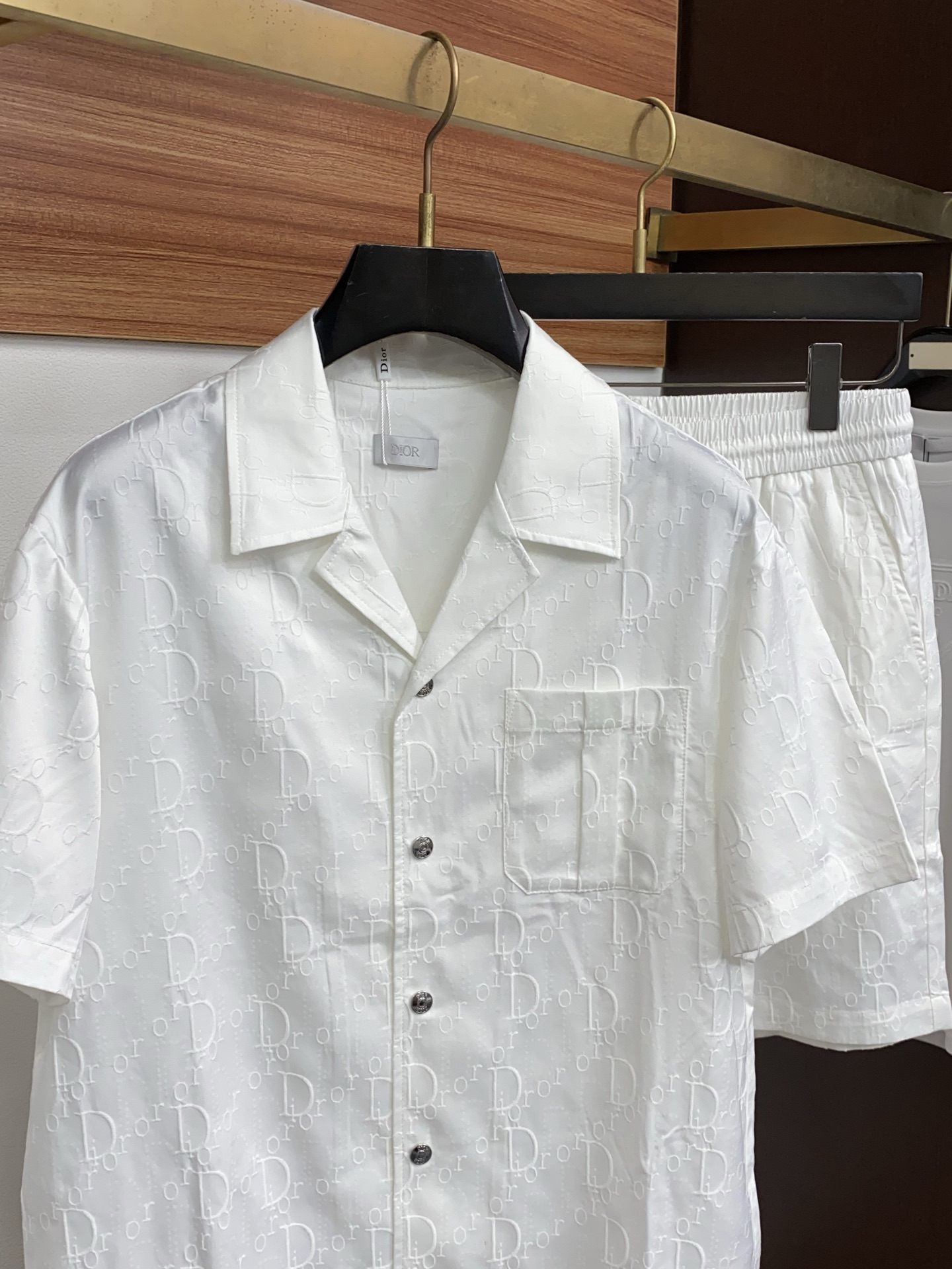 迪奥 M-3xL 26年春夏新款休闲短裤 套装 干净利落剪裁，都市风十足 采用精纺棉麻面料手感软糯干爽，