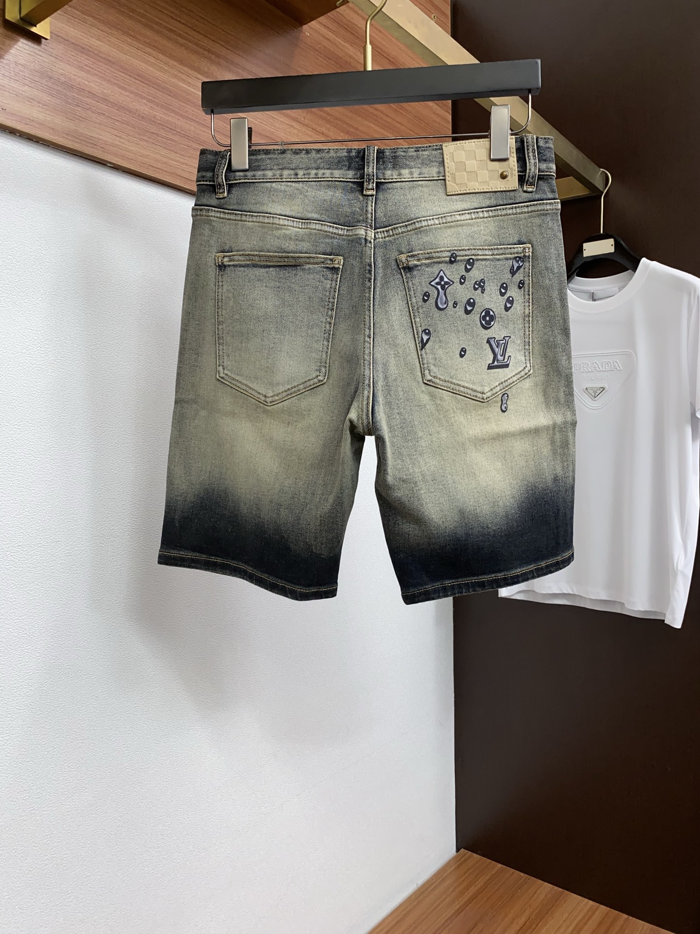 1v路易威登 26新款牛仔短裤 市场独家订制进口丹宁牛仔面料 稀缺面料 超级舒服 工艺复杂四季款牛仔裤 