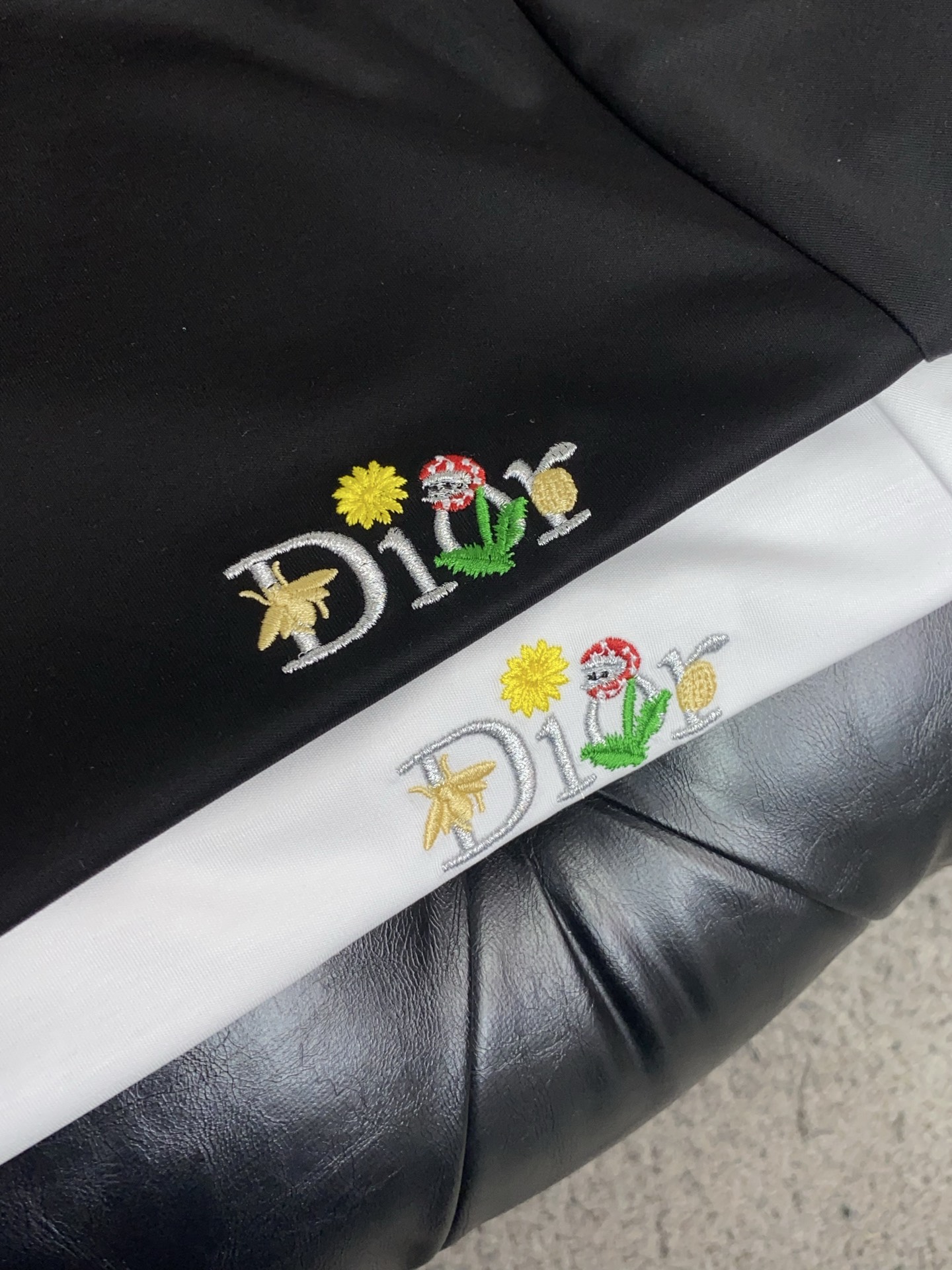 迪奥 春夏新款首发专柜最新款圆领短袖 高端订制 设计前卫时尚！品牌logo重工艺设计 高端定制100支双