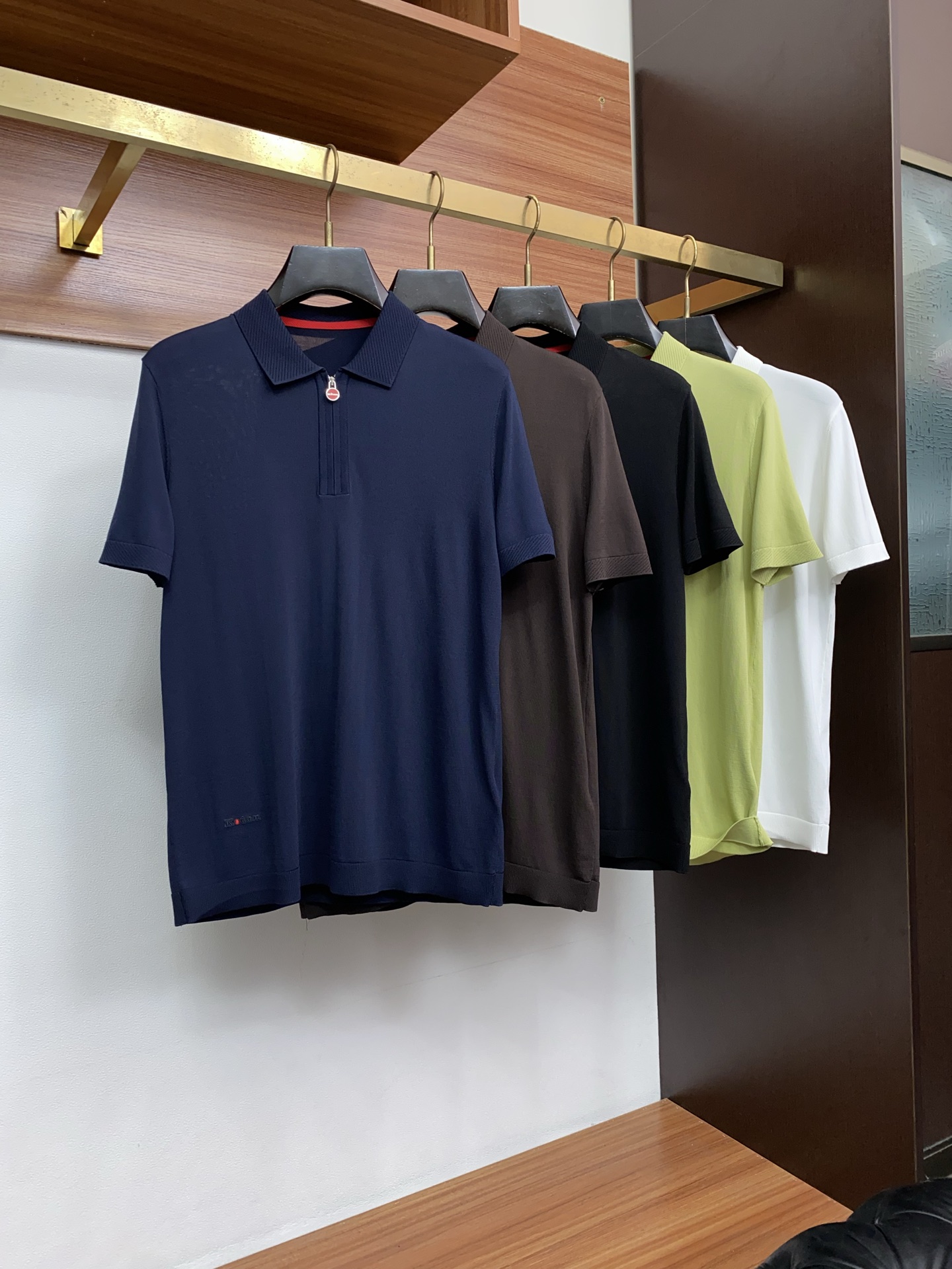 kiton 2026新款男士高端简约翻领衫针织短袖T恤衫，香港洋行渠道货，纯正血统品质，春夏新款，经典王牌系列！ 高端奢