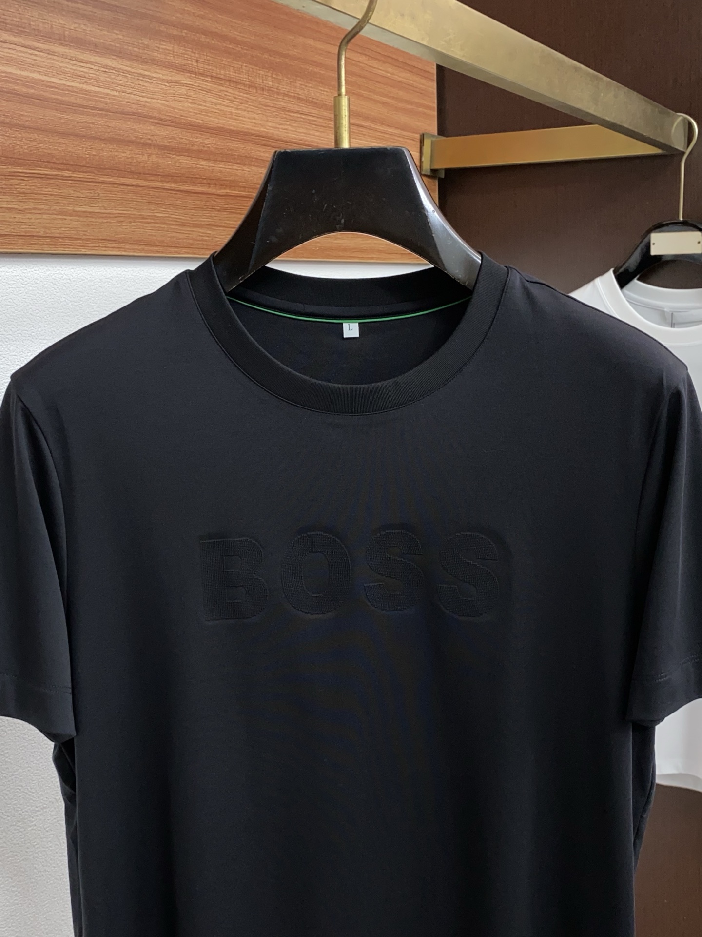 BOSS 2026春夏新款首发专柜最新款圆领短袖 高端订制 设计前卫时尚！品牌logo重工艺设计 高端定