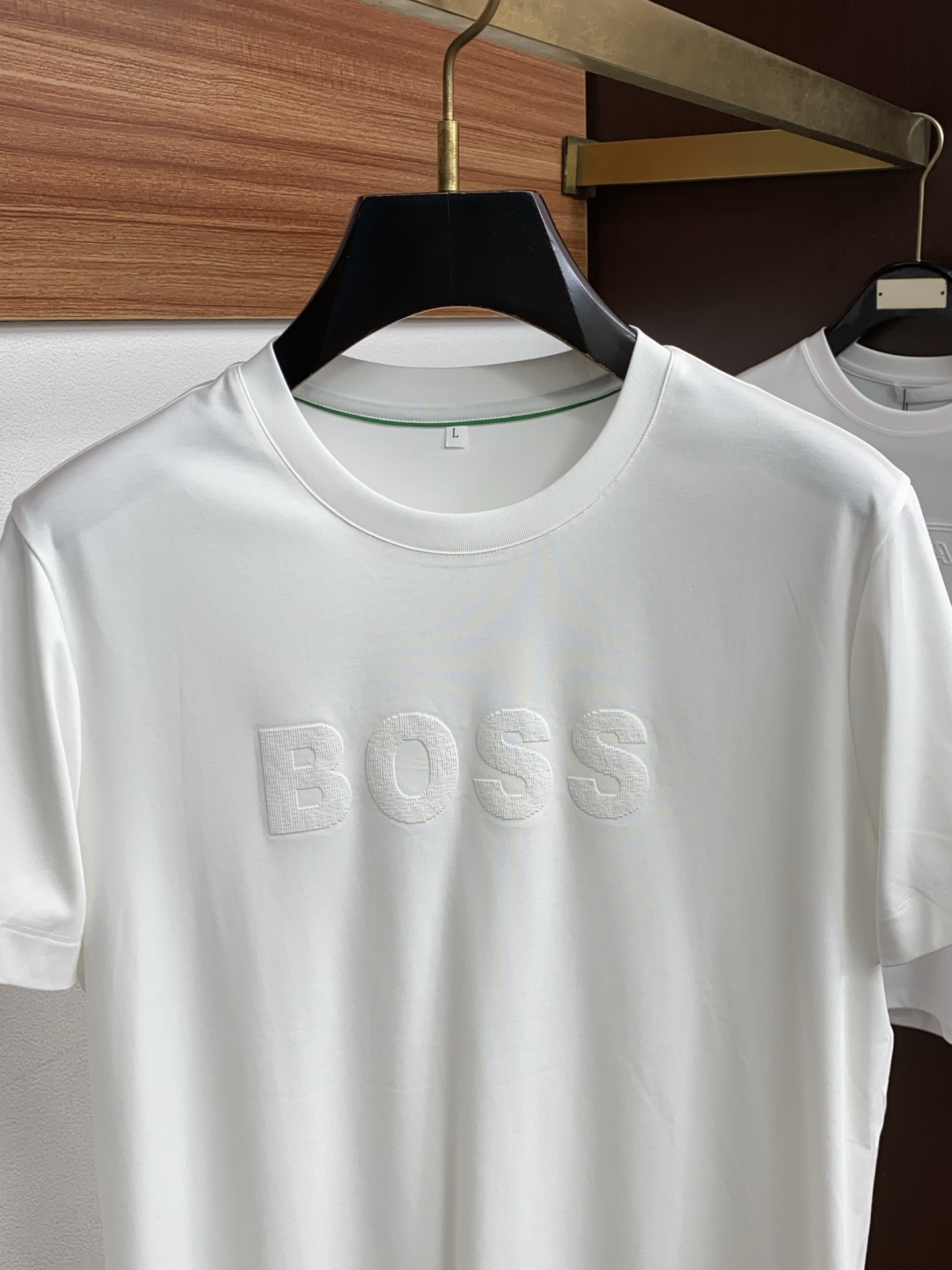 BOSS2026春夏新款首发专柜最新款圆领短袖 高端订制 设计前卫时尚！品牌logo重工艺设计 高端定制