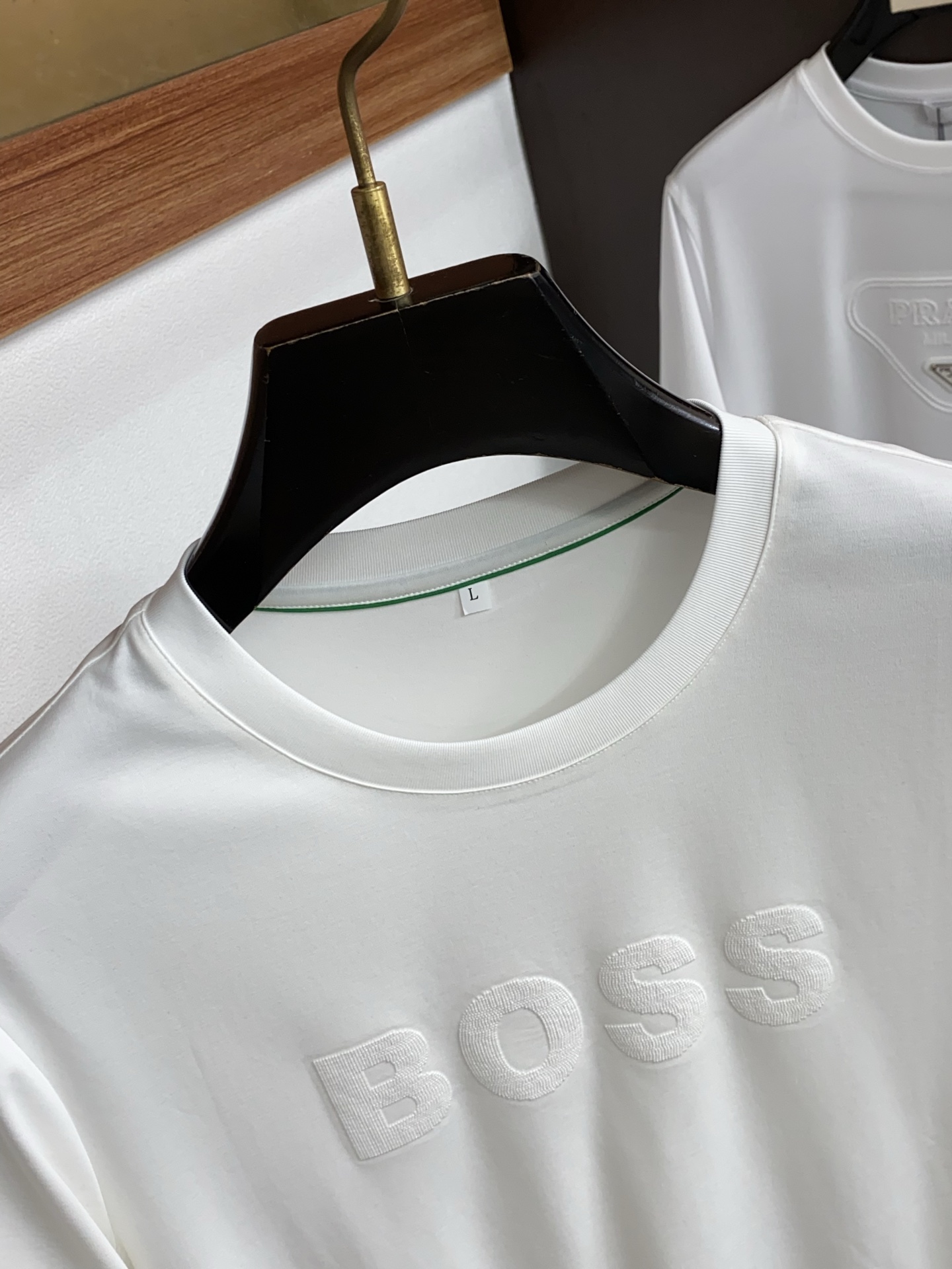 BOSS2026春夏新款首发专柜最新款圆领短袖 高端订制 设计前卫时尚！品牌logo重工艺设计 高端定制