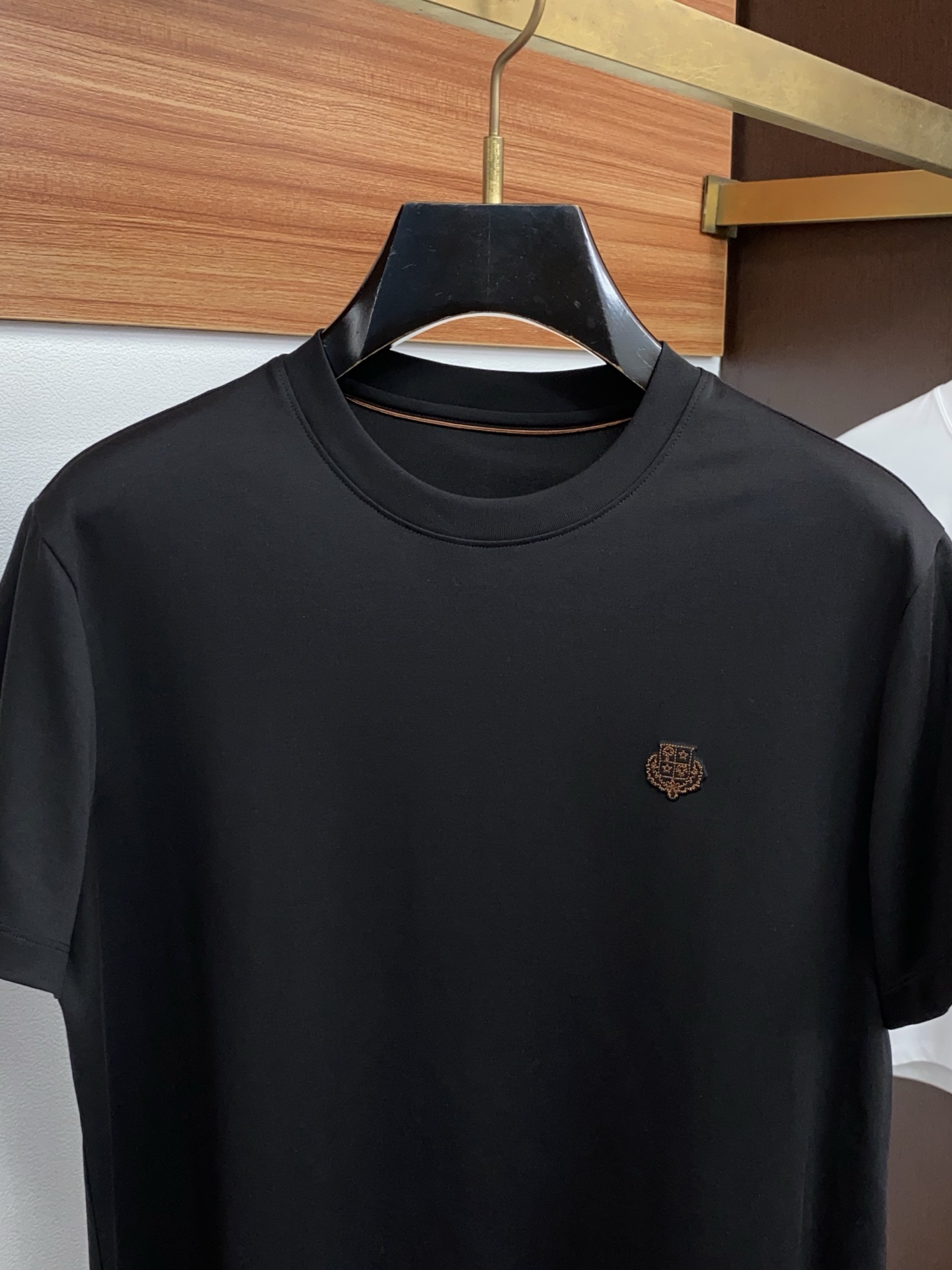 Loro Piana 诺悠翩雅 2026春夏新款首发专柜最新款圆领短袖 高端订制 设计前卫时尚！品牌lo