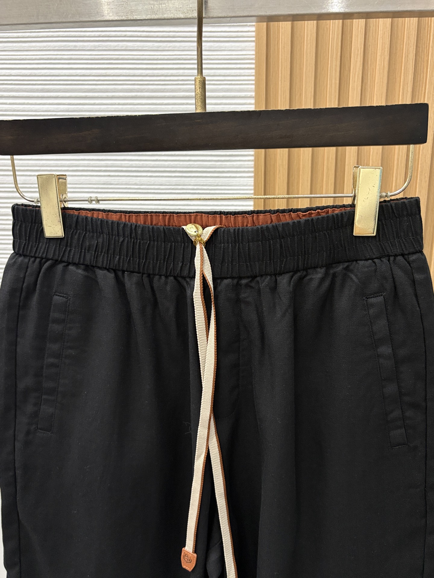 Loro Piana 诺悠翩雅 2026春夏季新款，最新休闲短裤。原版裤型上身休闲百搭 定制麻棉面料 l