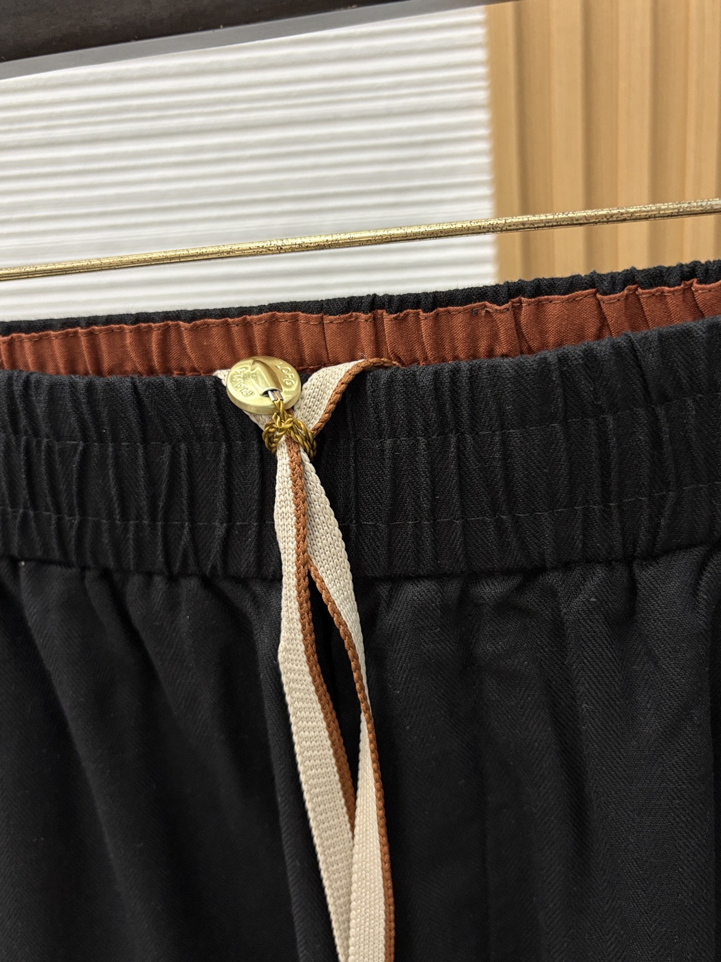 Loro Piana 诺悠翩雅 2026春夏季新款，最新休闲短裤。原版裤型上身休闲百搭 定制麻棉面料 l