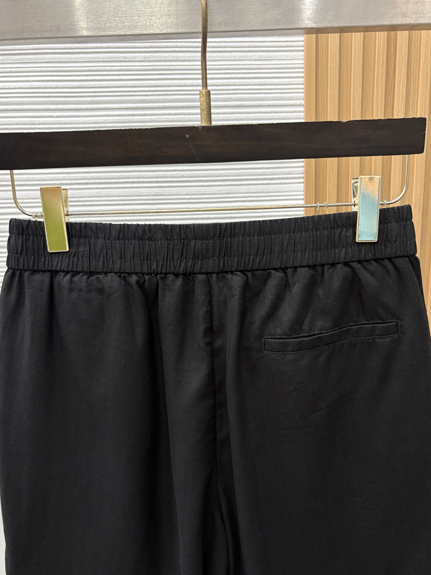 Loro Piana 诺悠翩雅 2026春夏季新款，最新休闲短裤。原版裤型上身休闲百搭 定制麻棉面料 l