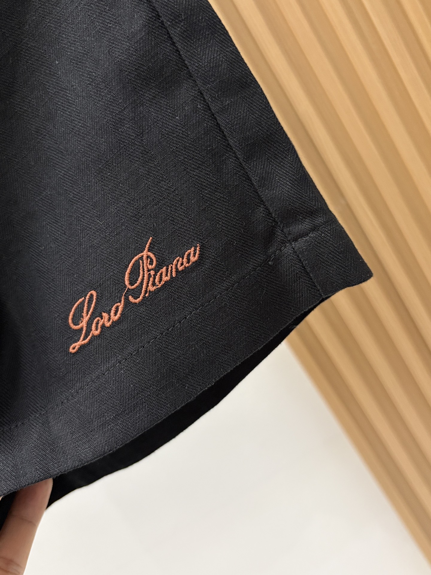 Loro Piana 诺悠翩雅 2026春夏季新款，最新休闲短裤。原版裤型上身休闲百搭 定制麻棉面料 l