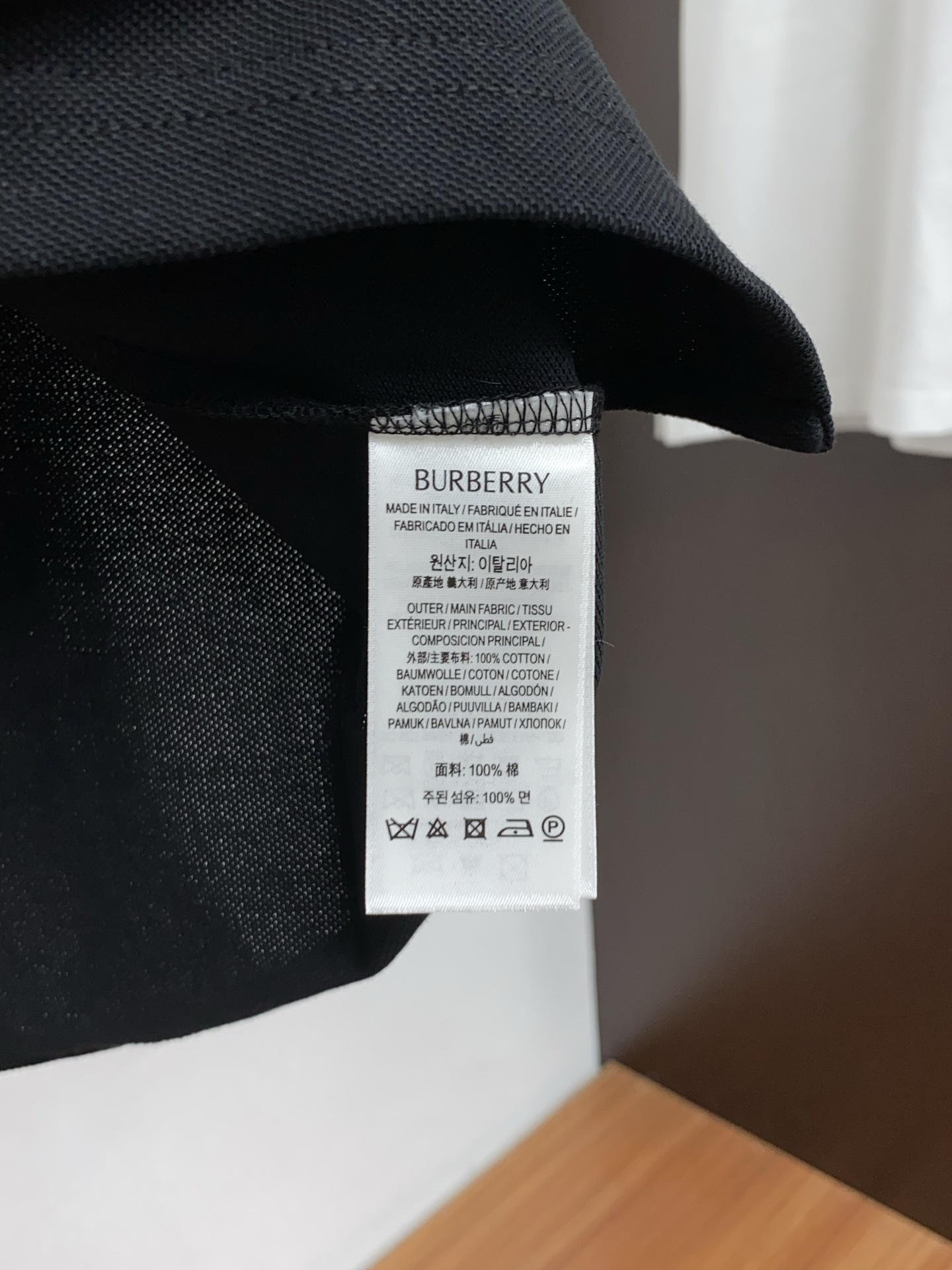 巴宝莉 2026春夏新品细纹珠地商务Polo，极简的衣身造型！顶级针织棉质混纺质地 整体的触感极为舒适，