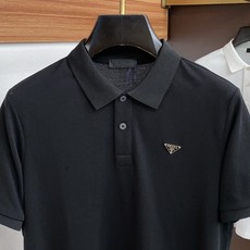普拉达 2026春夏新品细纹珠地商务Polo,极简的衣身造型!顶级针织棉质混纺质地 整体的触感极为舒适, 普拉达 2026春夏新品细纹珠地商务Polo,极简的衣身造型!顶级针织棉质混纺质地 整体的触感极为舒适,
