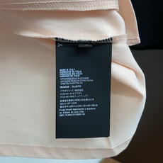 普拉达 2026春夏新品细纹珠地商务Polo,极简的衣身造型!顶级针织棉质混纺质地 整体的触感极为舒适, 普拉达 2026春夏新品细纹珠地商务Polo,极简的衣身造型!顶级针织棉质混纺质地 整体的触感极为舒适,