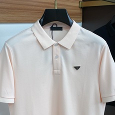 普拉达 2026春夏新品细纹珠地商务Polo,极简的衣身造型!顶级针织棉质混纺质地 整体的触感极为舒适, 普拉达 2026春夏新品细纹珠地商务Polo,极简的衣身造型!顶级针织棉质混纺质地 整体的触感极为舒适,