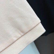 普拉达 2026春夏新品细纹珠地商务Polo,极简的衣身造型!顶级针织棉质混纺质地 整体的触感极为舒适, 普拉达 2026春夏新品细纹珠地商务Polo,极简的衣身造型!顶级针织棉质混纺质地 整体的触感极为舒适,