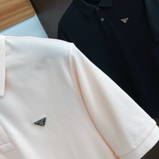 普拉达 2026春夏新品细纹珠地商务Polo,极简的衣身造型!顶级针织棉质混纺质地 整体的触感极为舒适, 普拉达 2026春夏新品细纹珠地商务Polo,极简的衣身造型!顶级针织棉质混纺质地 整体的触感极为舒适,