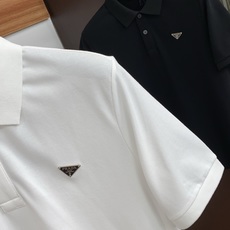 普拉达 2026春夏新品细纹珠地商务Polo,极简的衣身造型!顶级针织棉质混纺质地 整体的触感极为舒适, 普拉达 2026春夏新品细纹珠地商务Polo,极简的衣身造型!顶级针织棉质混纺质地 整体的触感极为舒适,