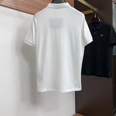 普拉达 2026春夏新品细纹珠地商务Polo,极简的衣身造型!顶级针织棉质混纺质地 整体的触感极为舒适, 普拉达 2026春夏新品细纹珠地商务Polo,极简的衣身造型!顶级针织棉质混纺质地 整体的触感极为舒适,